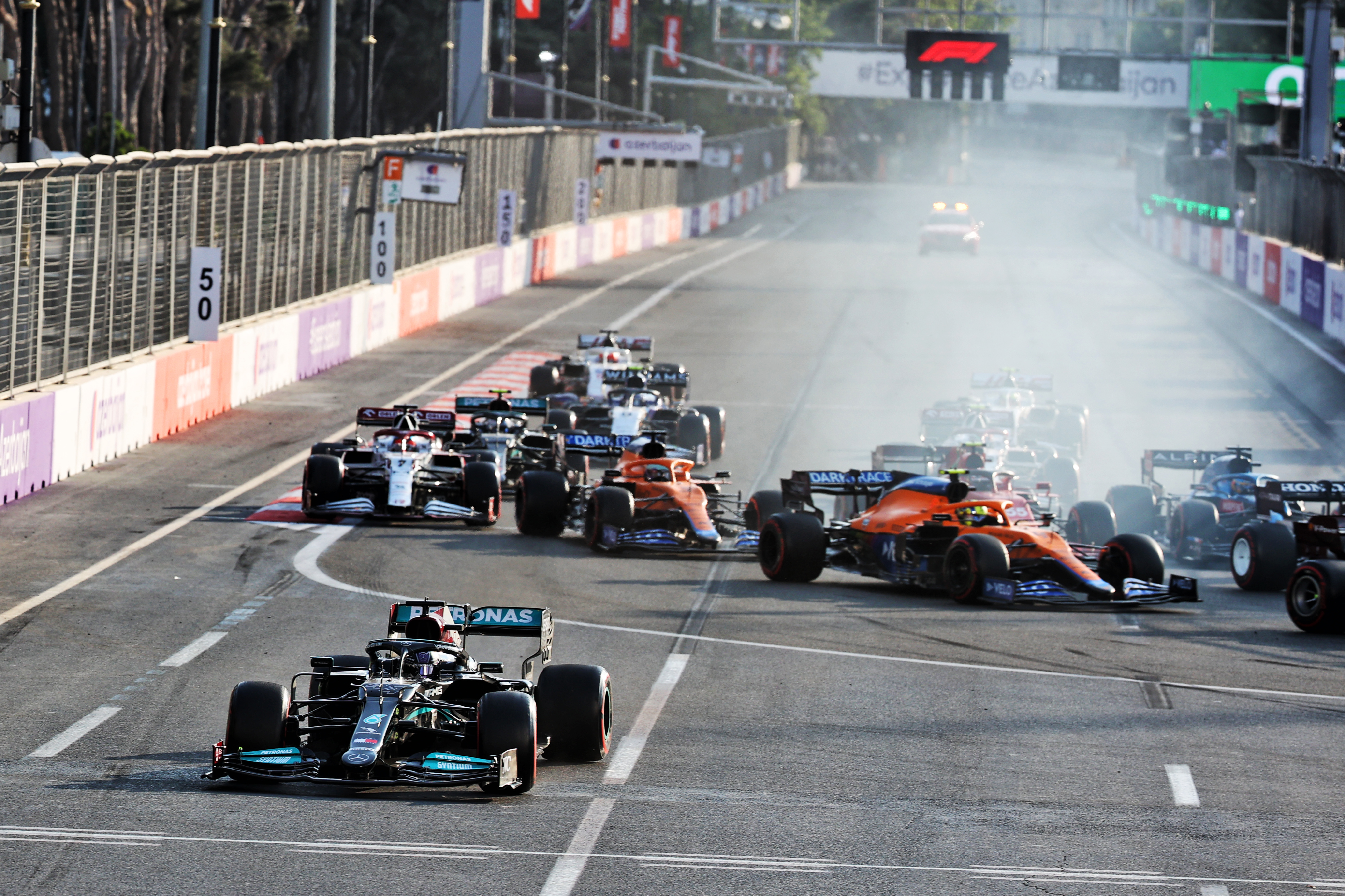 Mercedes modifie le volant d'Hamilton après l'incident de Bakou