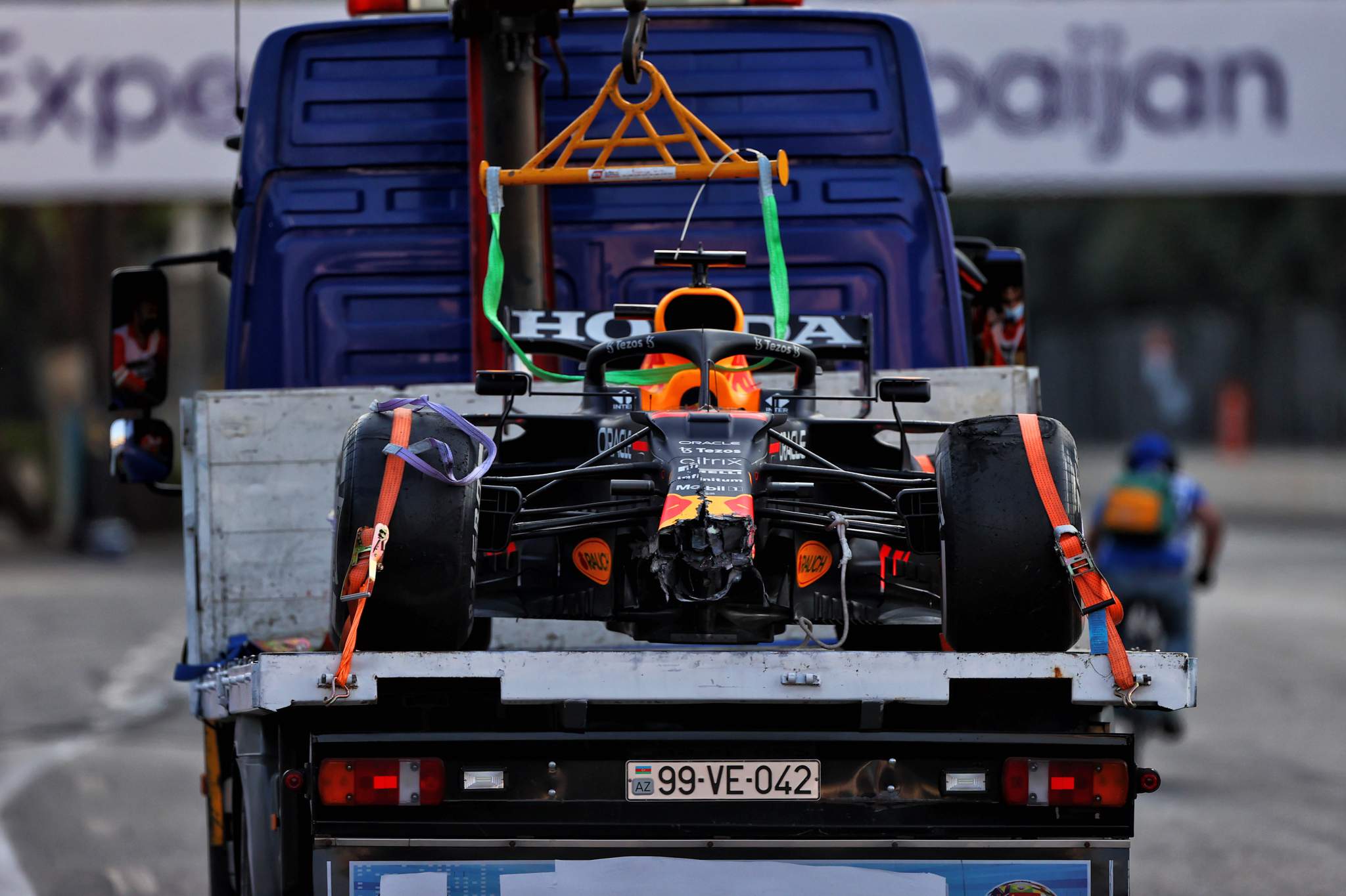 Max Verstappen crash Baku 2021