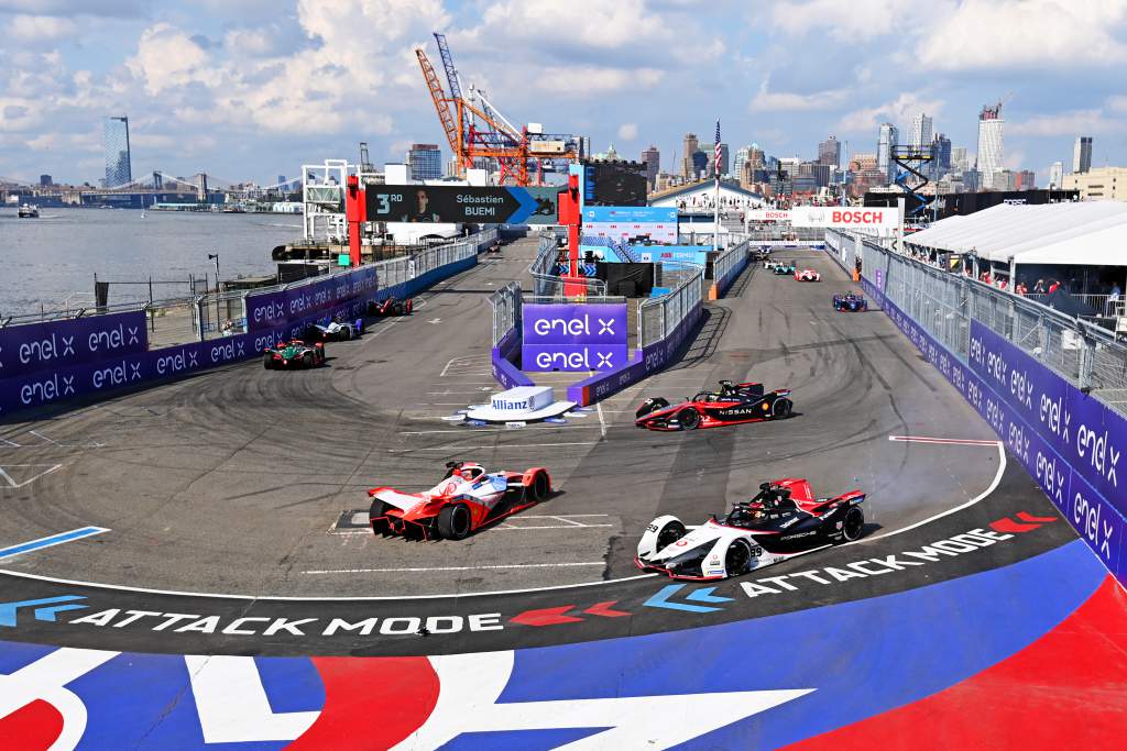 Alex Lynn Pascal Wehrlein collision New York Formula E 2021