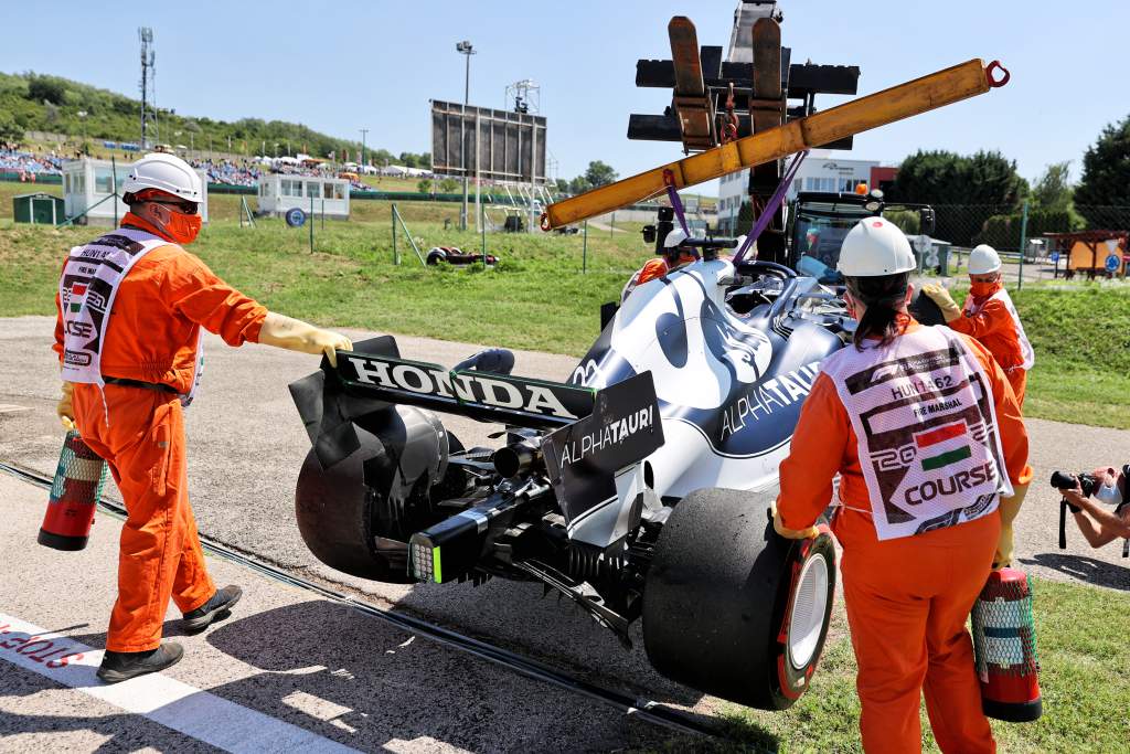 Yuki Tsunoda AlphaTauri F1 crash