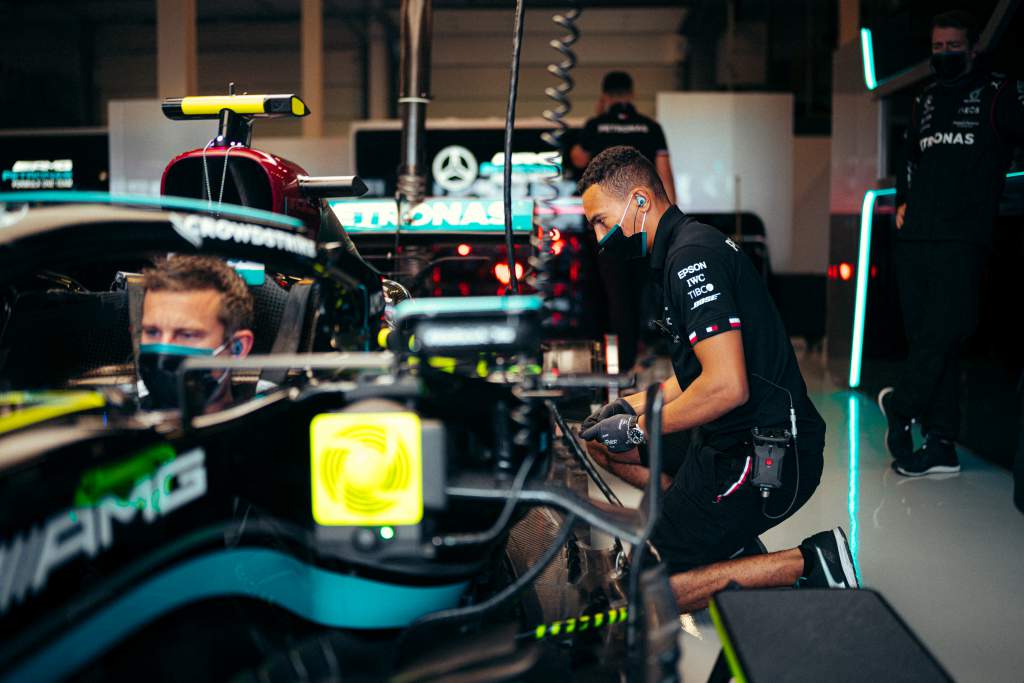 Mercedes F1 garage 2021