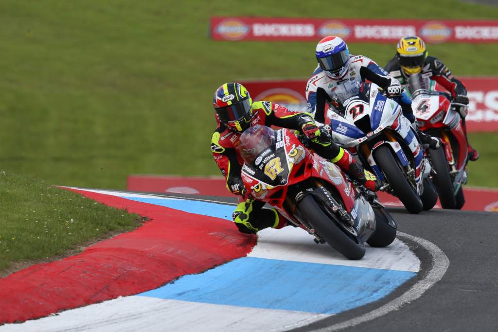 Shane Byrne Jake Dixon Knockhill British Superbikes 2017