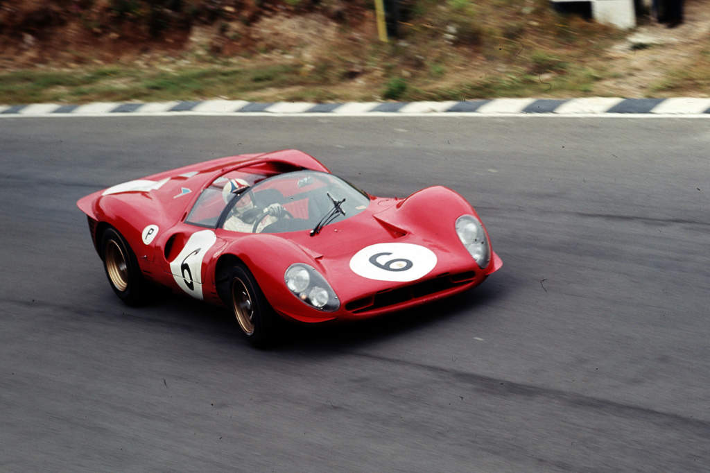 Chris Amon (NZ) Jackie Stewart (GBR) Ferrari 330P4 P+2.0 Brands Hatch 1967