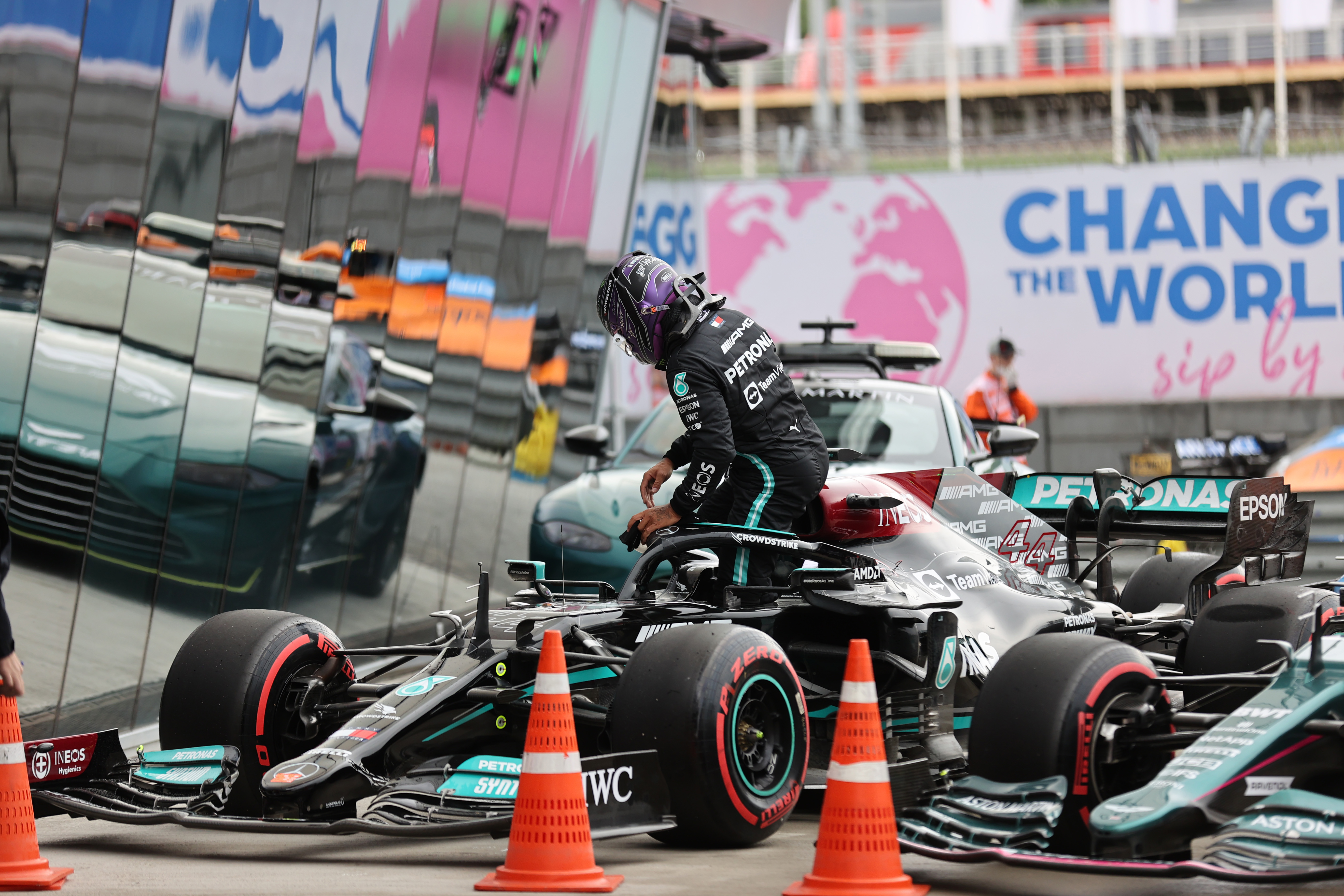 Motor Racing Formula One World Championship Russian Grand Prix Qualifying Day Sochi, Russia