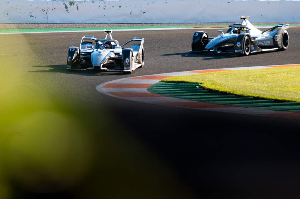 De Vries leads Mercedes 1-2-3-4 in Formula E 2022’s first ‘race’