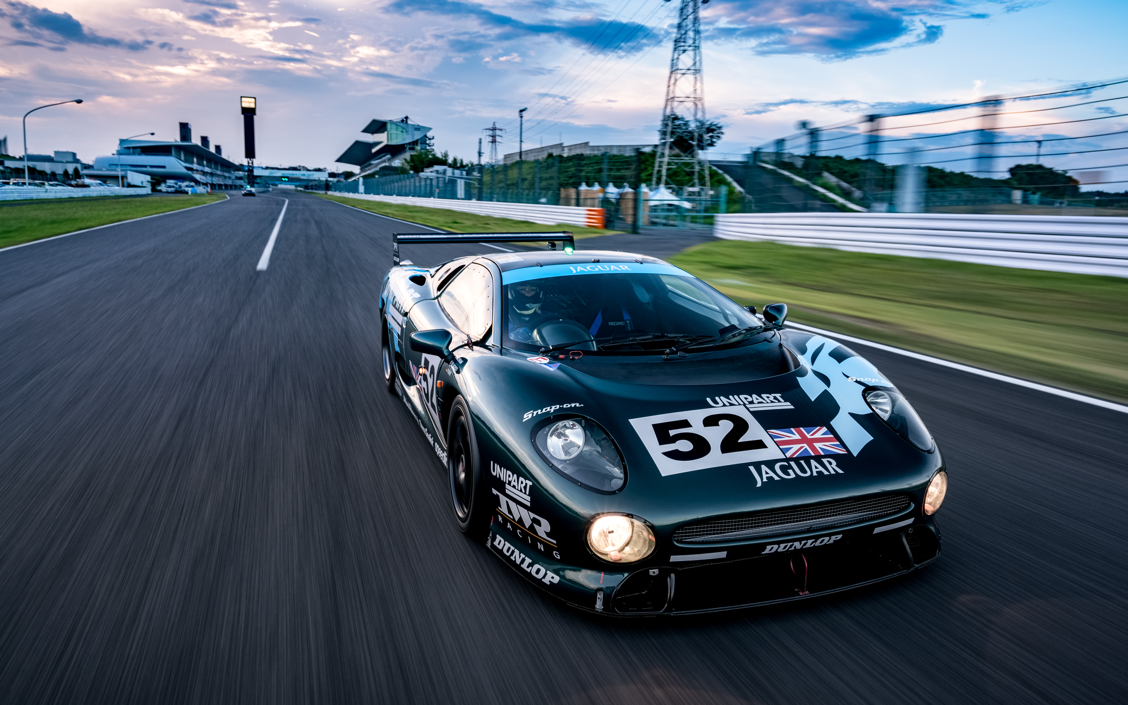 1993jaguarsportxj220c#52trallingfromjapantojoinxj22025thanniversaycelebrationsatthesilverstoneclassic