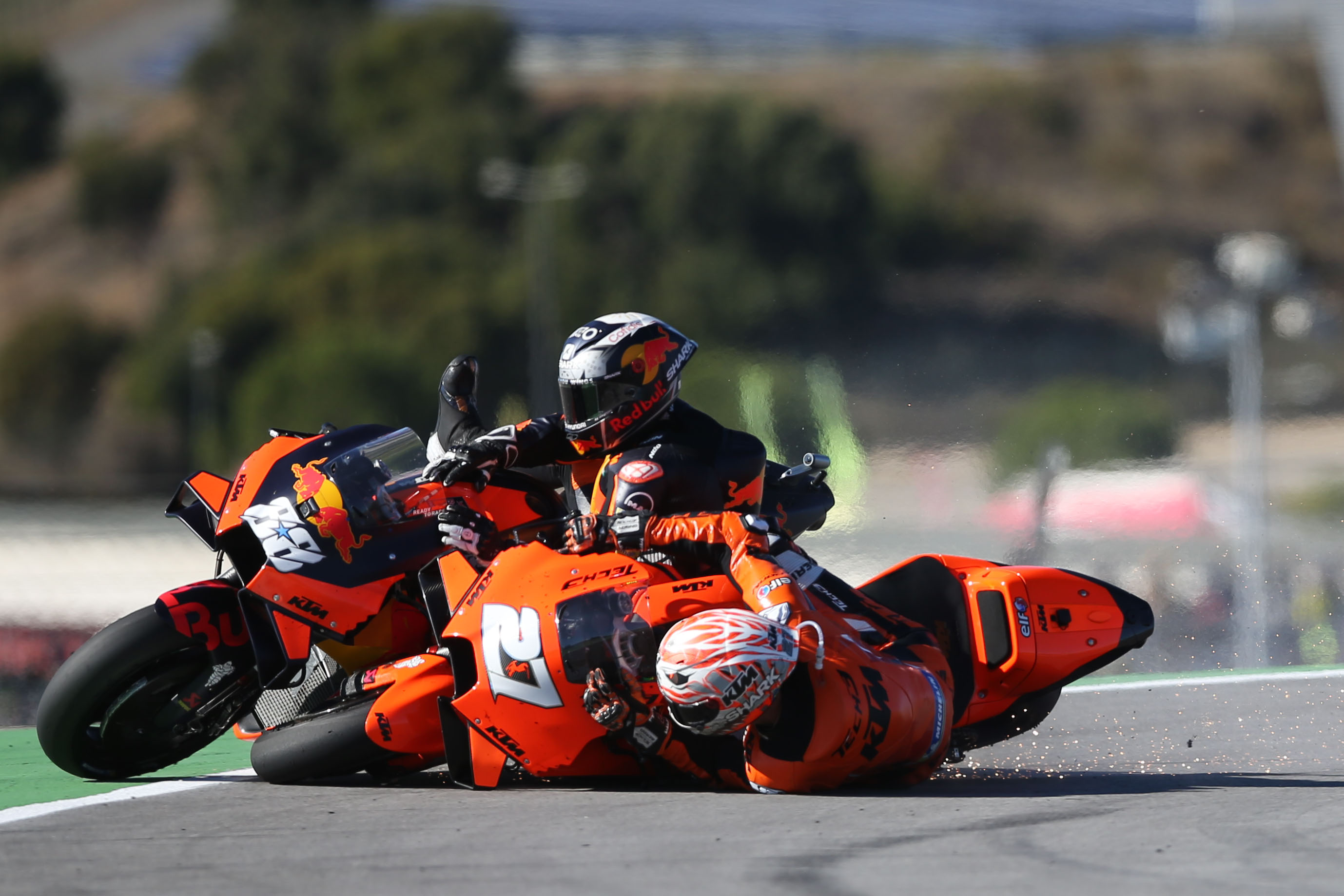 Miguel Oliveira And Iker Lecuona Crash