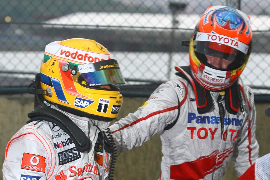 Lewis Hamilton Timo Glock Brazil F1 2008