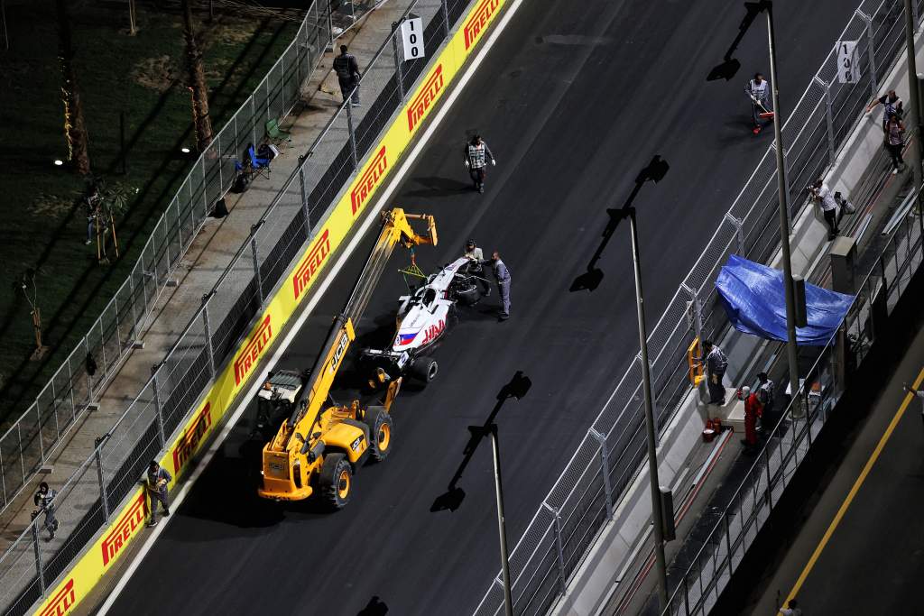 Nikita Mazepin Haas F1 2021 Saudi Arabian GP crash