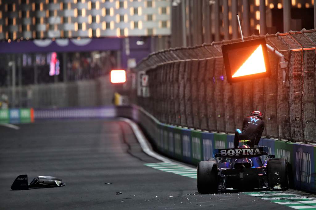 Nicholas Latifi F1 crash Williams