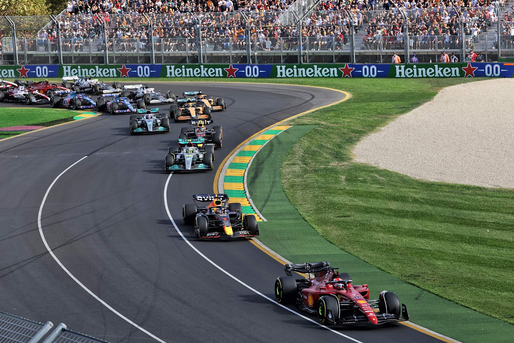 Результаты ф1 2024. F1 Australia 2023. F1 Australia 2022 crash. Formula 1 Australian Grand prix 2024. Гран-при Австралии f1 2001.