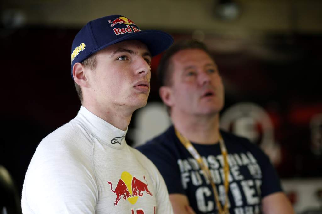 Revisão: Revisado Verstappen livro divertido para seus fãs, mas sem profundidade