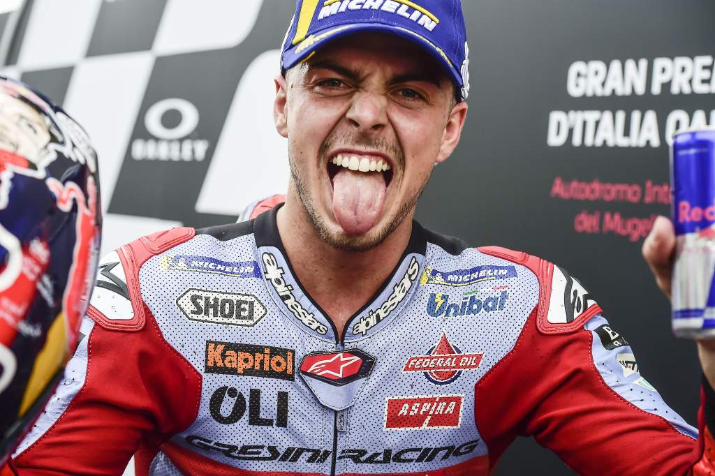 O novato esquecido do MotoGP encontra seus pés - de forma espetacular