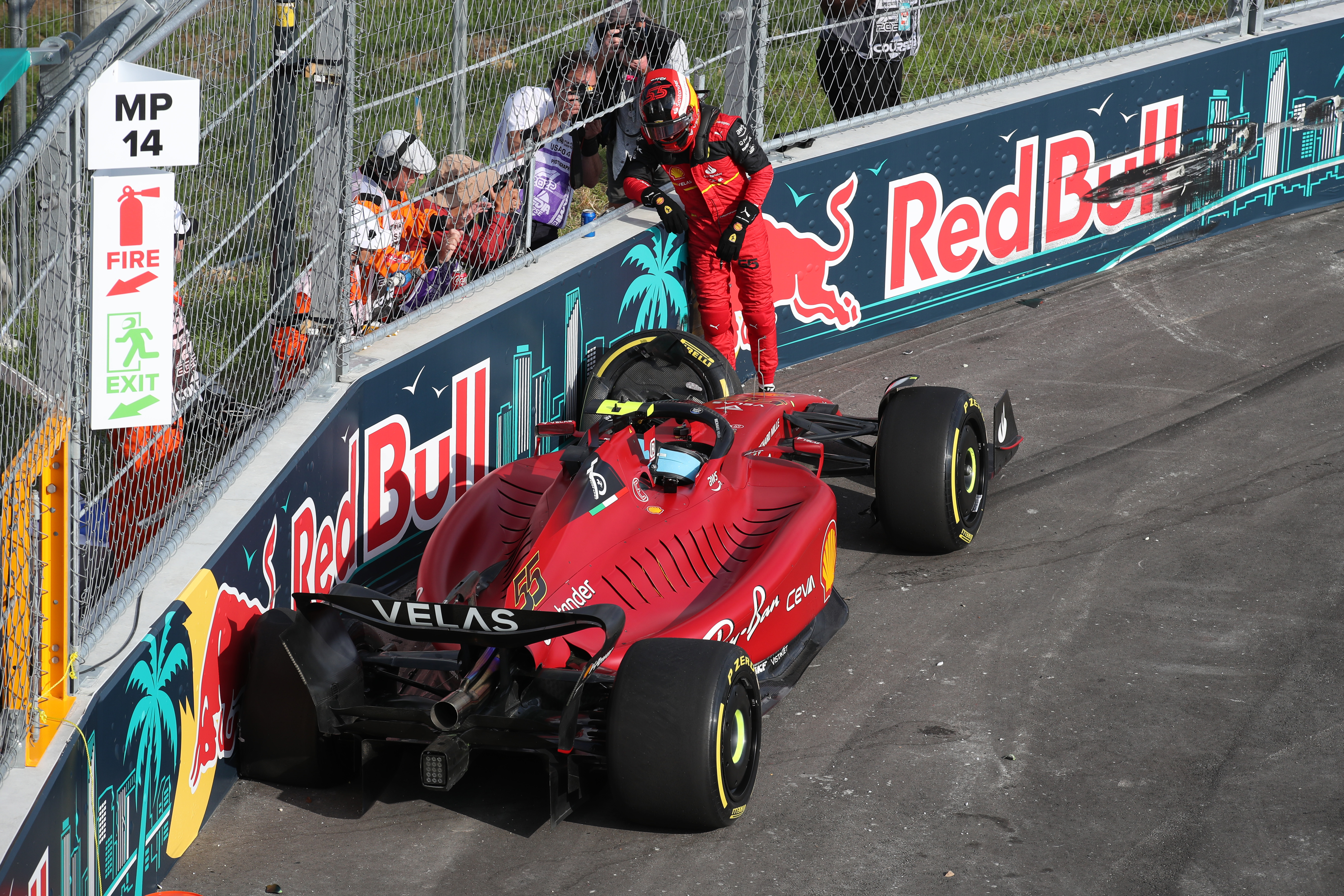 Carlos Sainz Ferrari Miami F1 crash
