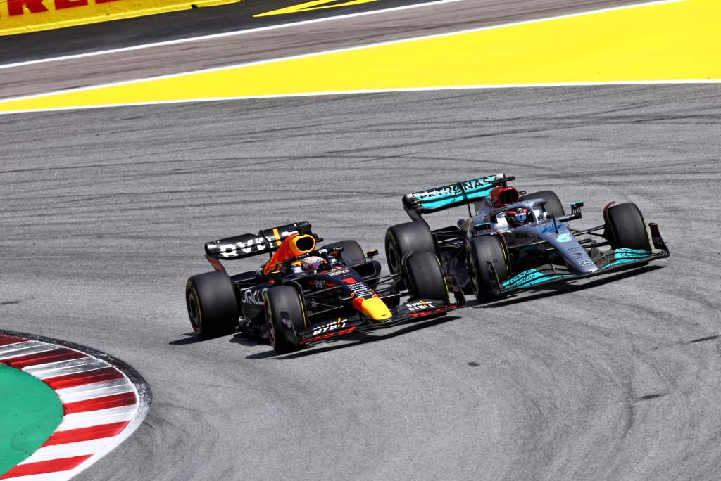 O que Russell provou em sua primeira luta de F1 com a Verstappen