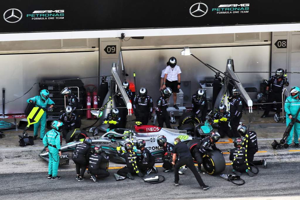 Lewis Hamilton Mercedes F1 pitstop