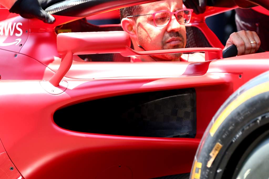 Gary Anderson explica a mudança do espelho da Ferrari no estilo Red Bull-