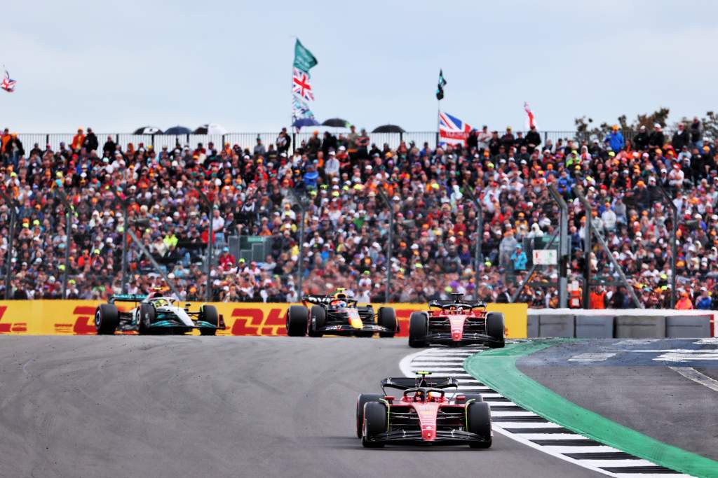 Mark Hughes: Sainz mostrou a arma que tem contra Leclerc