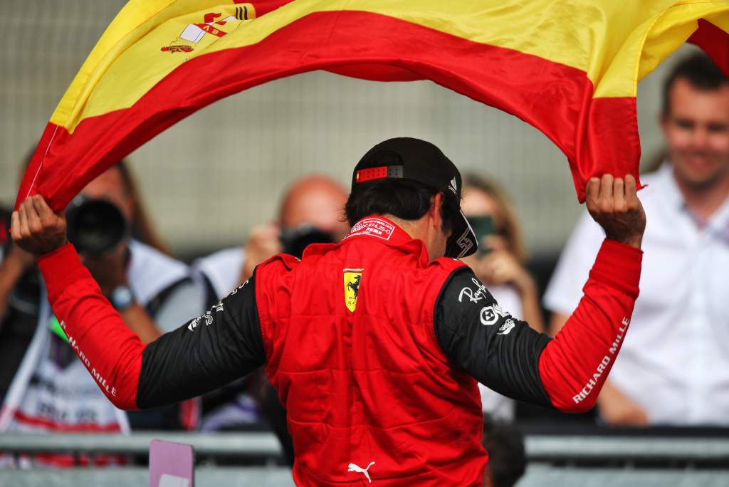 Deixe-o comigo' - Por que Sainz rejeitou as instruções da Ferrari