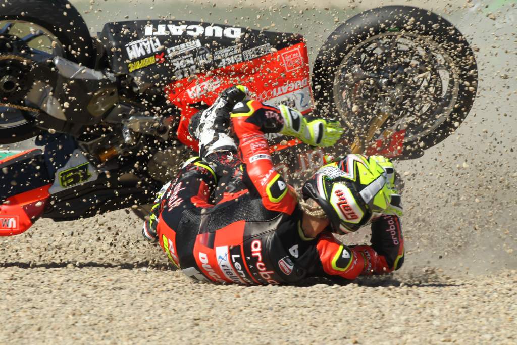 A luta mundial de Superbike tem uma vantagem sobre o MotoGP - mas a um custo