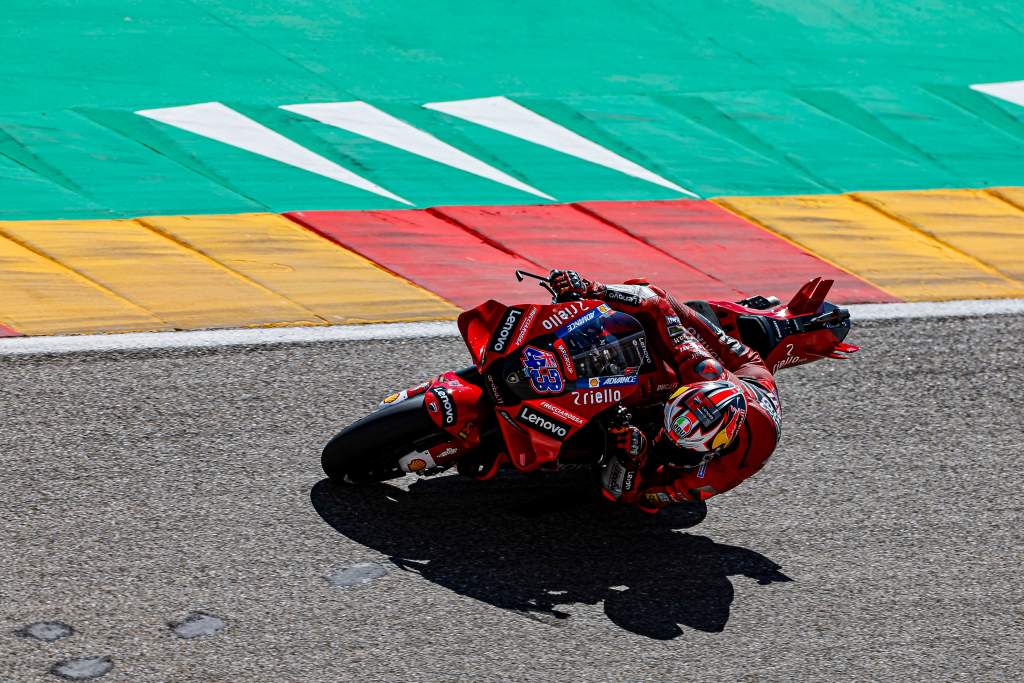 Ducati 1-2-3-4-5 na terceira prática de Aragão, Marquez cai