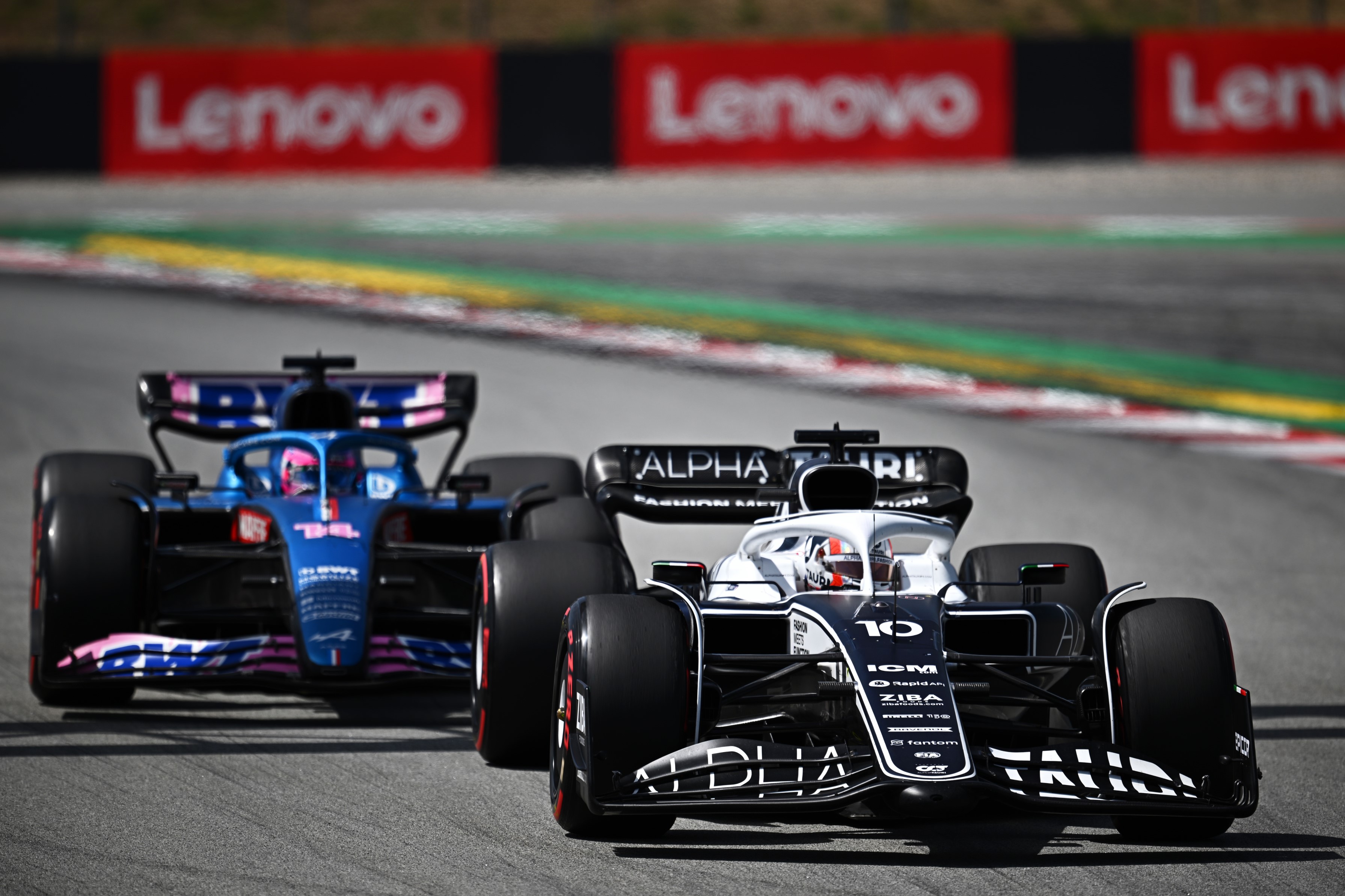 Pierre Gasly AlphaTauri Fernando Alonso Alpine F1