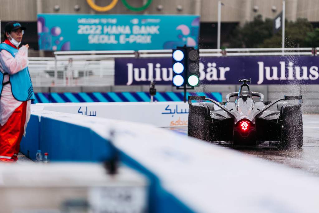 De Vries’ F1 heroics give his new Formula E team a headache