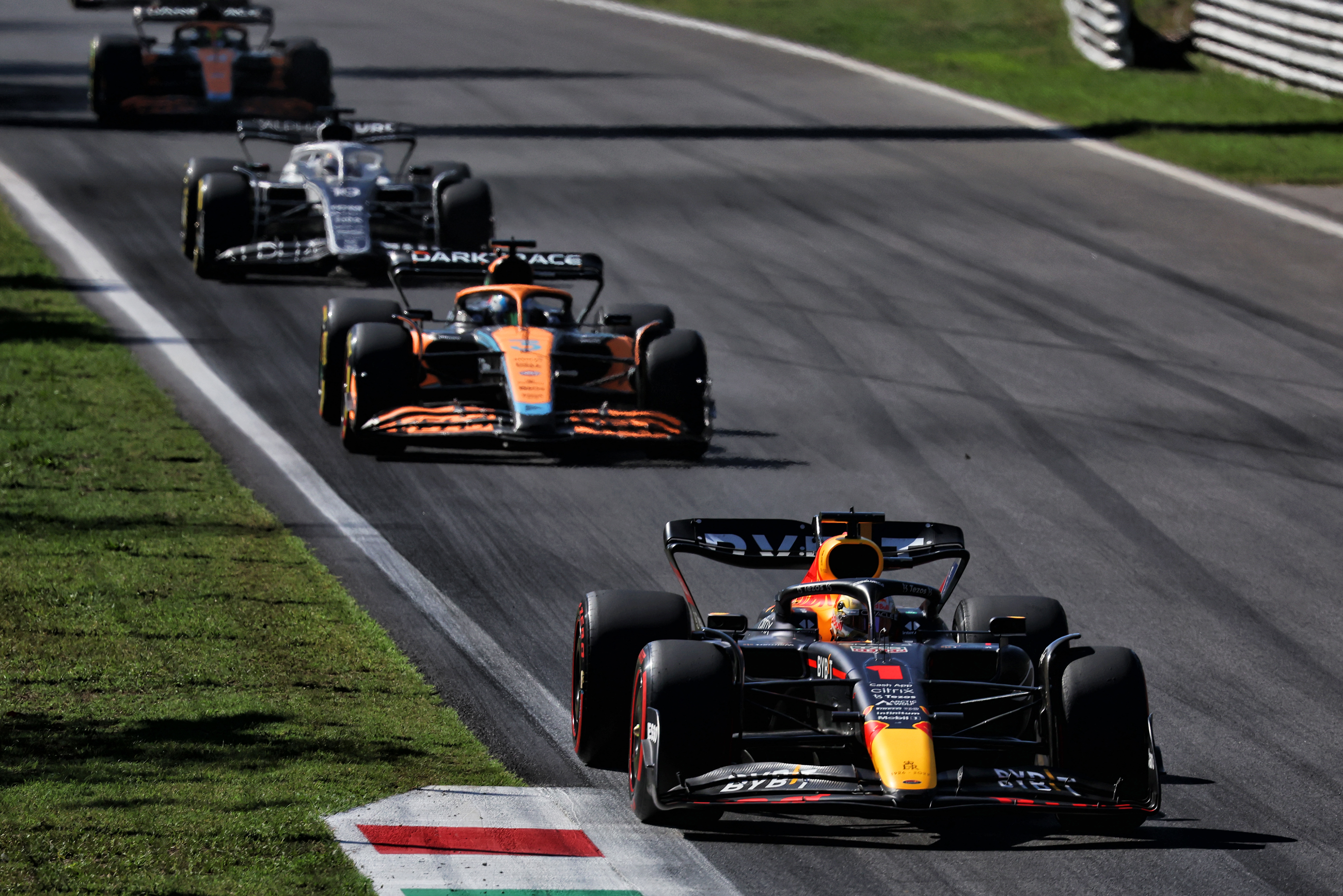 Verstappen wins Italian GP for 1st time to close in on title