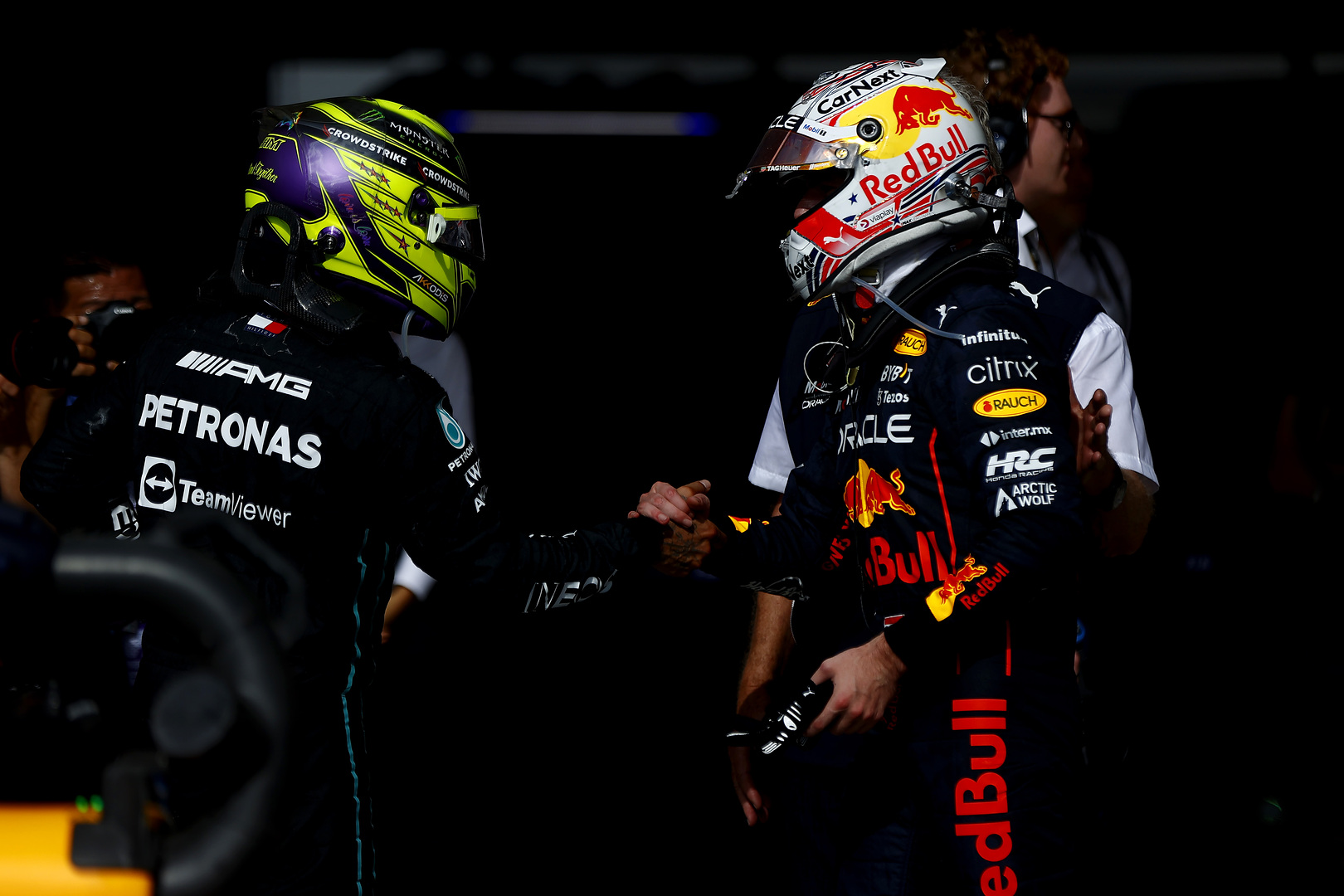 Lewis Hamilton Max Verstappen Mercedes Red Bull F1