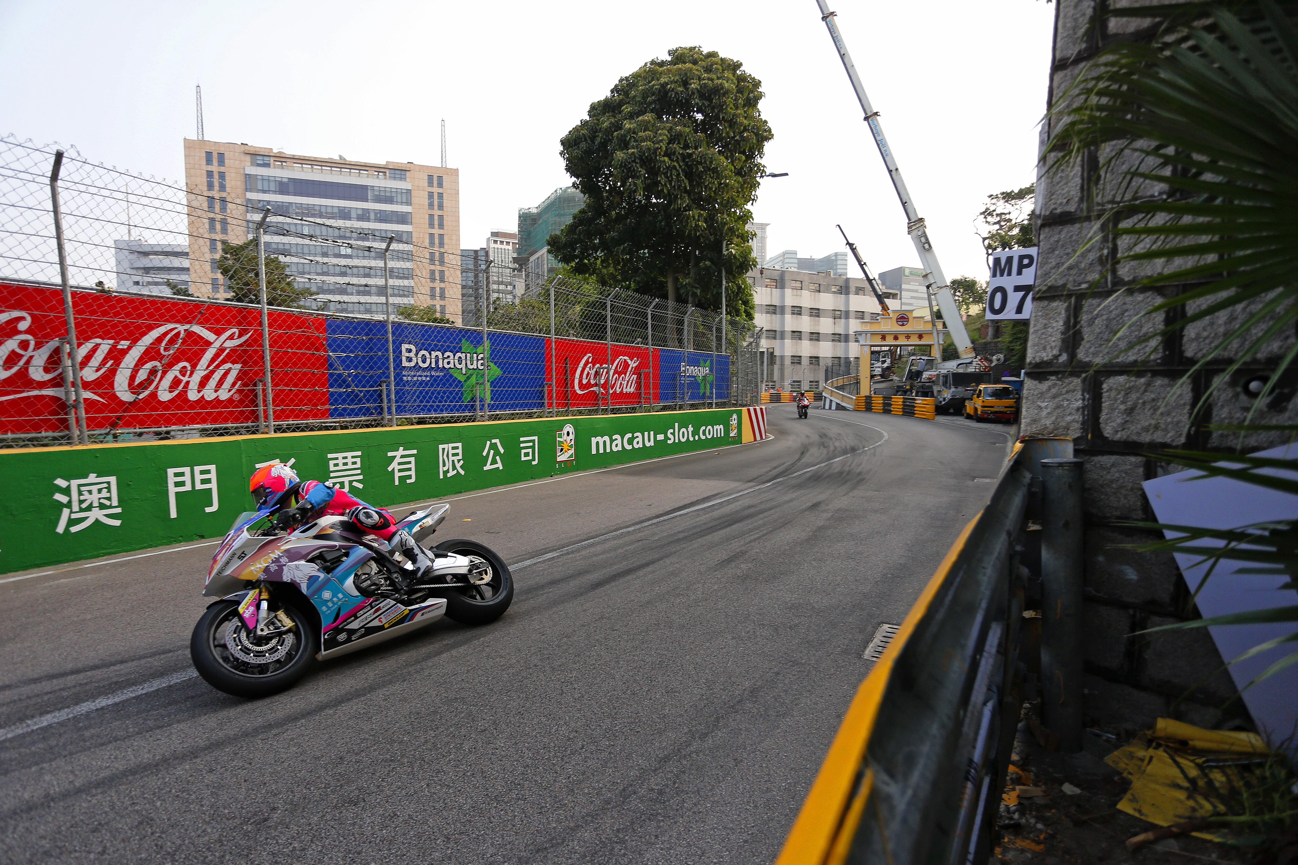 P90376983 Highres Macau Chn 16th Novem