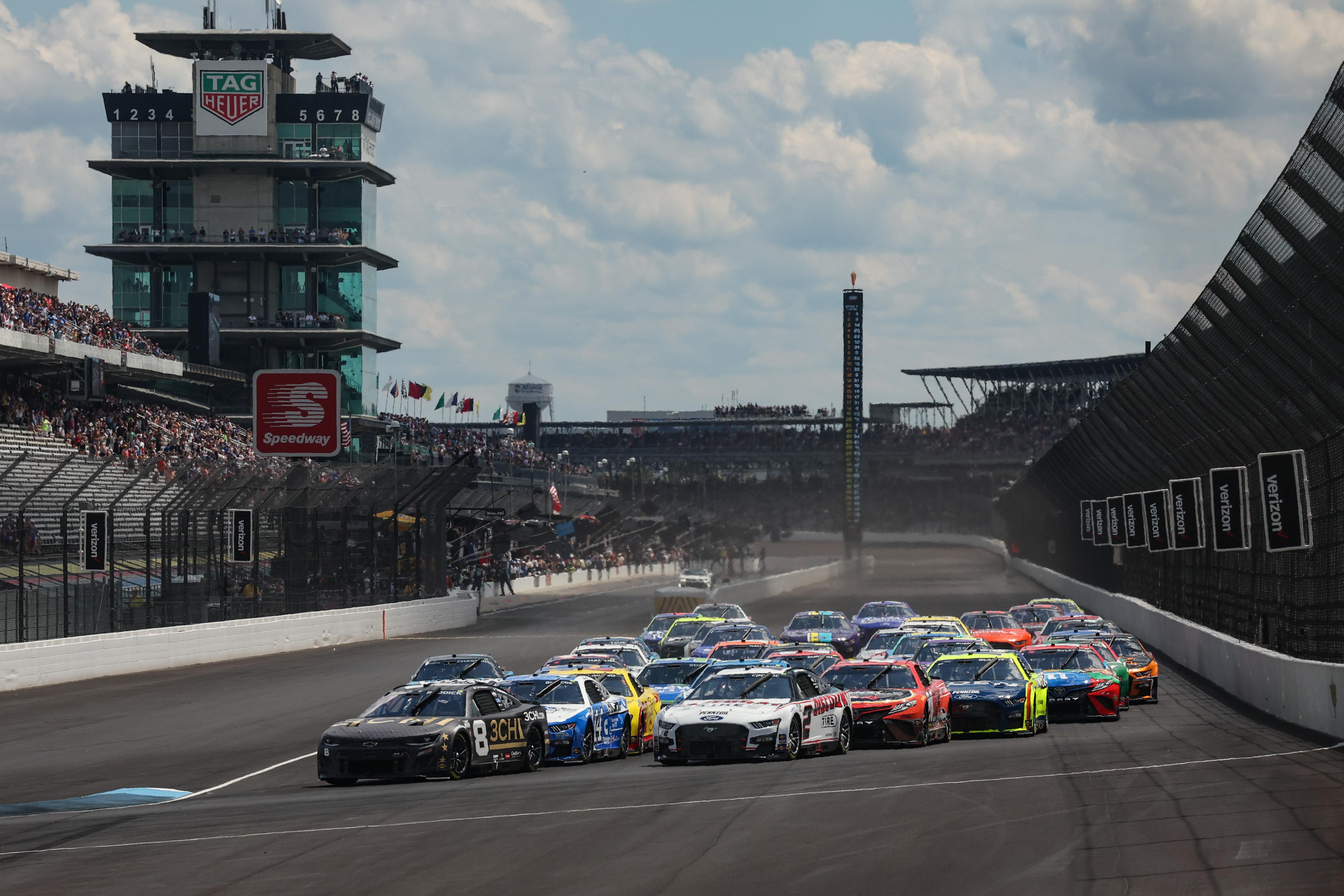 Start Verizon200atthebrickyard By Chrisowens Largeimagewithoutwatermark M66822