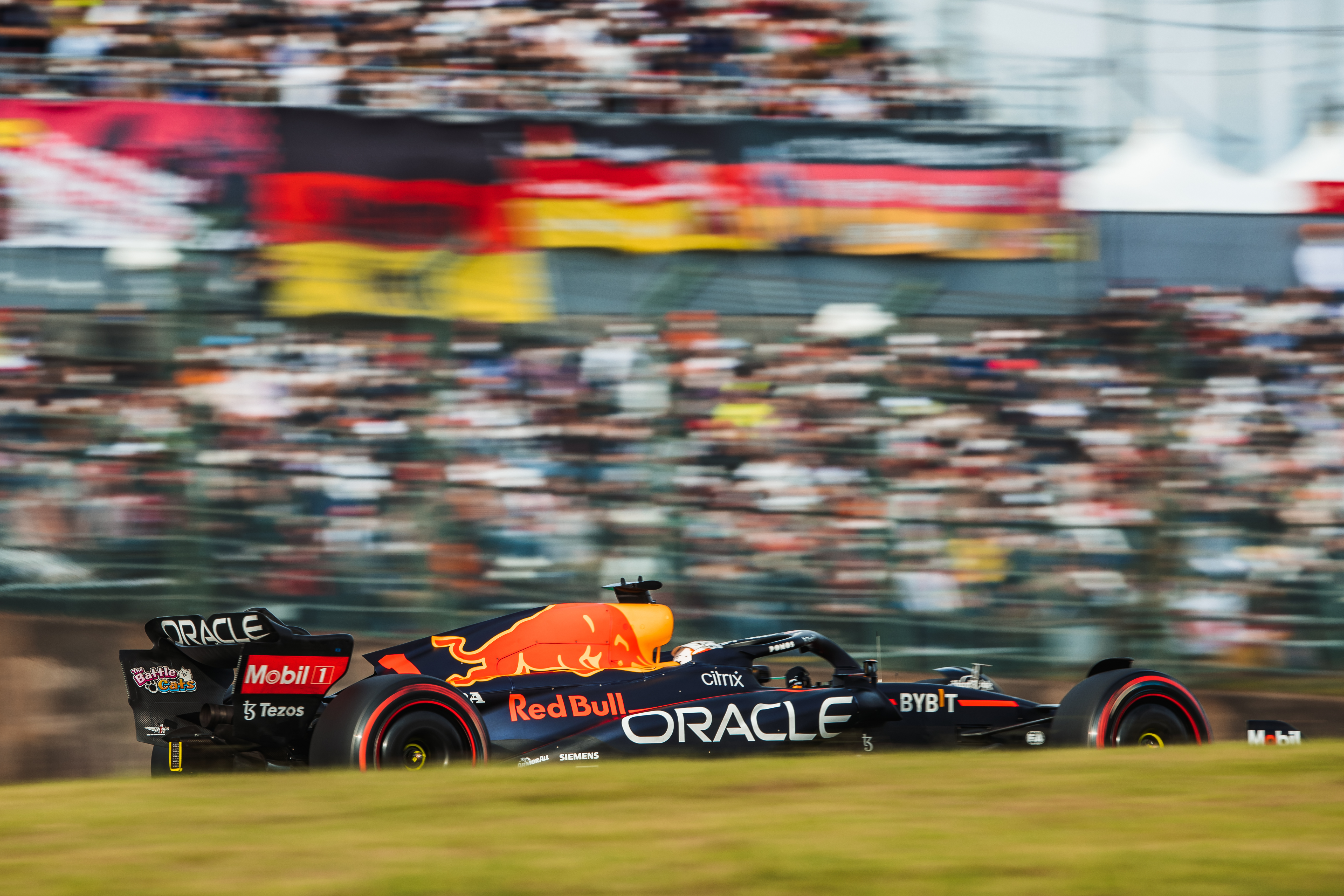 Motor Racing Formula One World Championship Japanese Grand Prix Qualifying Day Suzuka, Japan