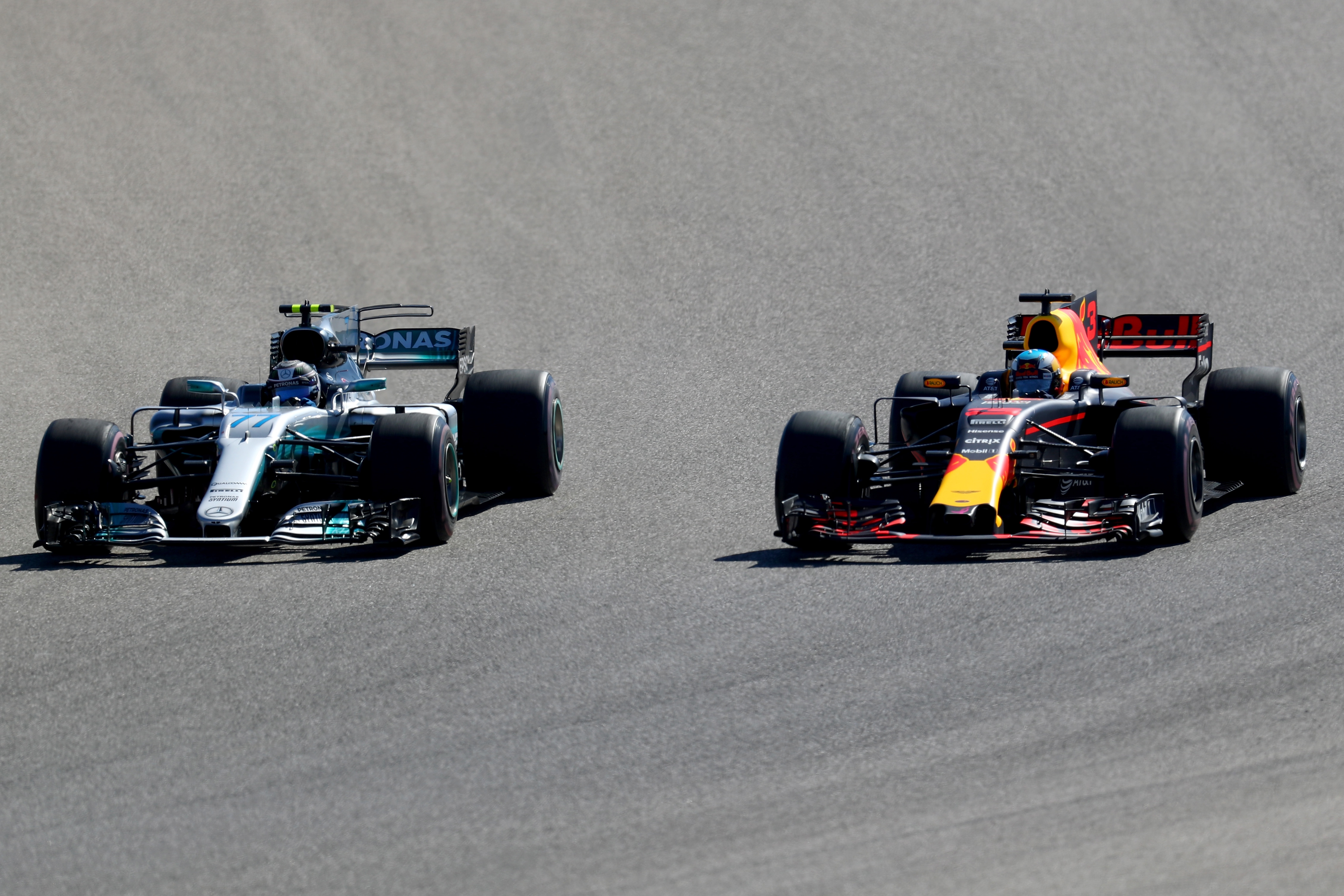 Daniel Ricciardo Red Bull Valtteri Bottas Mercedes F1