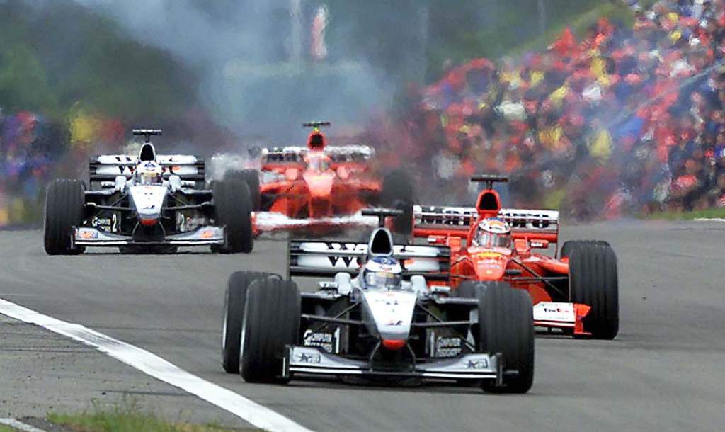 Mika Hakkinen, Mclaren Mercedes Vor Michael Schumacher, Ferrari, David Coulthard, Mclaren Und Rubens Barrichello, Ferrari