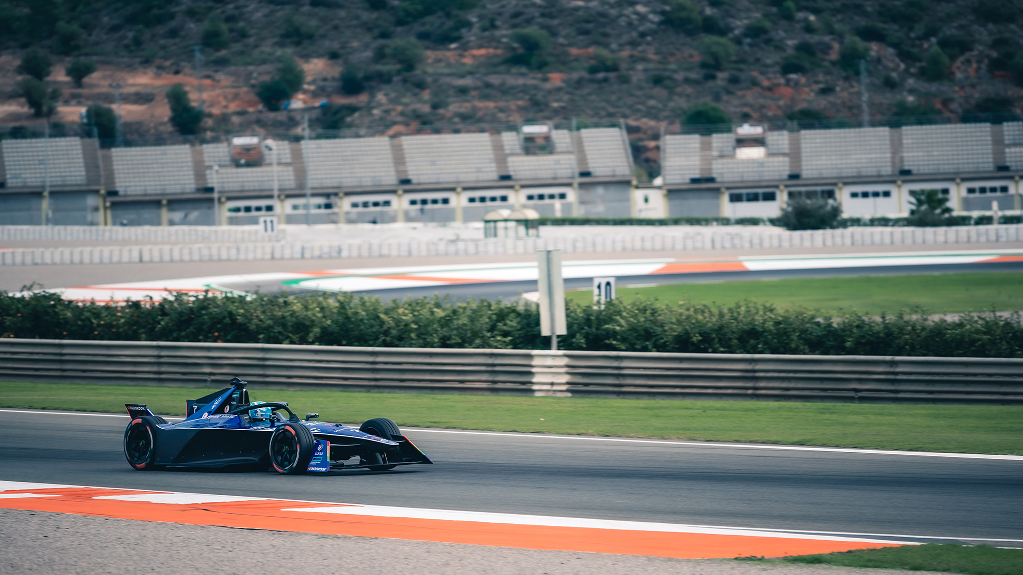 Frijns tops Formula E simulation race in Valencia test