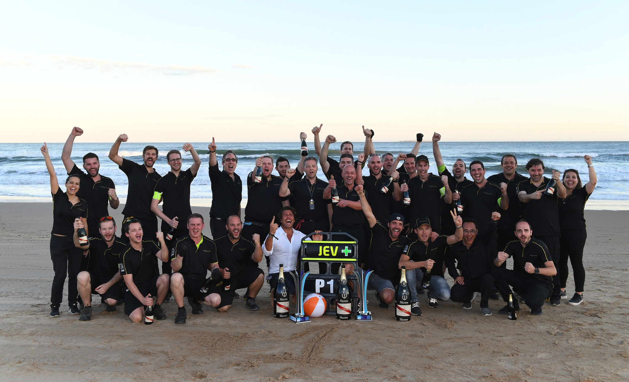 Jean Eric Vergne (fra), Techeetah, Renault Z.e. 17, Celebrates On The Beach