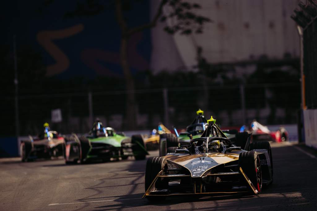 Vergne wins India Formula E thriller, Jaguars collide