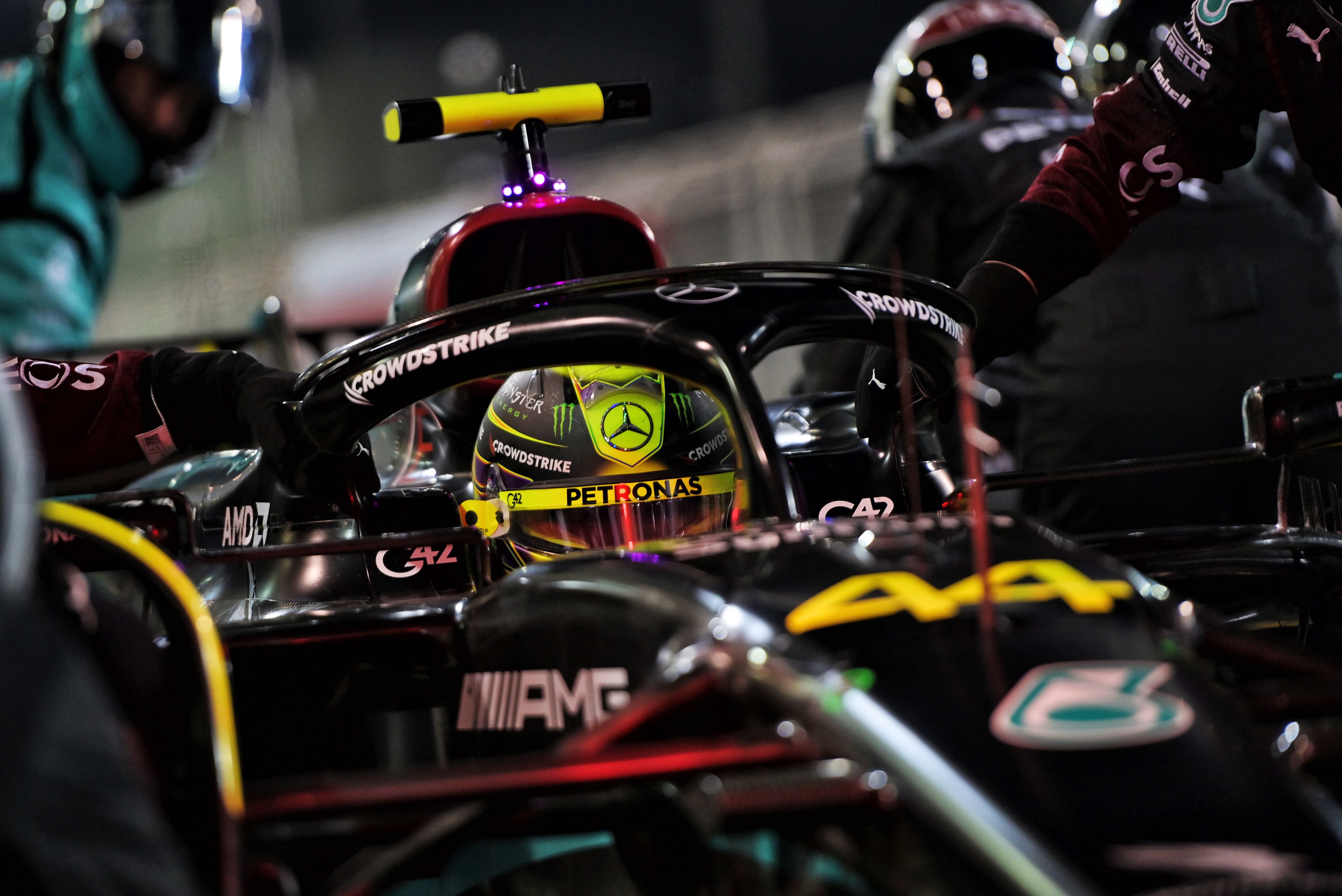 Lewis Hamilton Mercedes Bahrain F1 testing