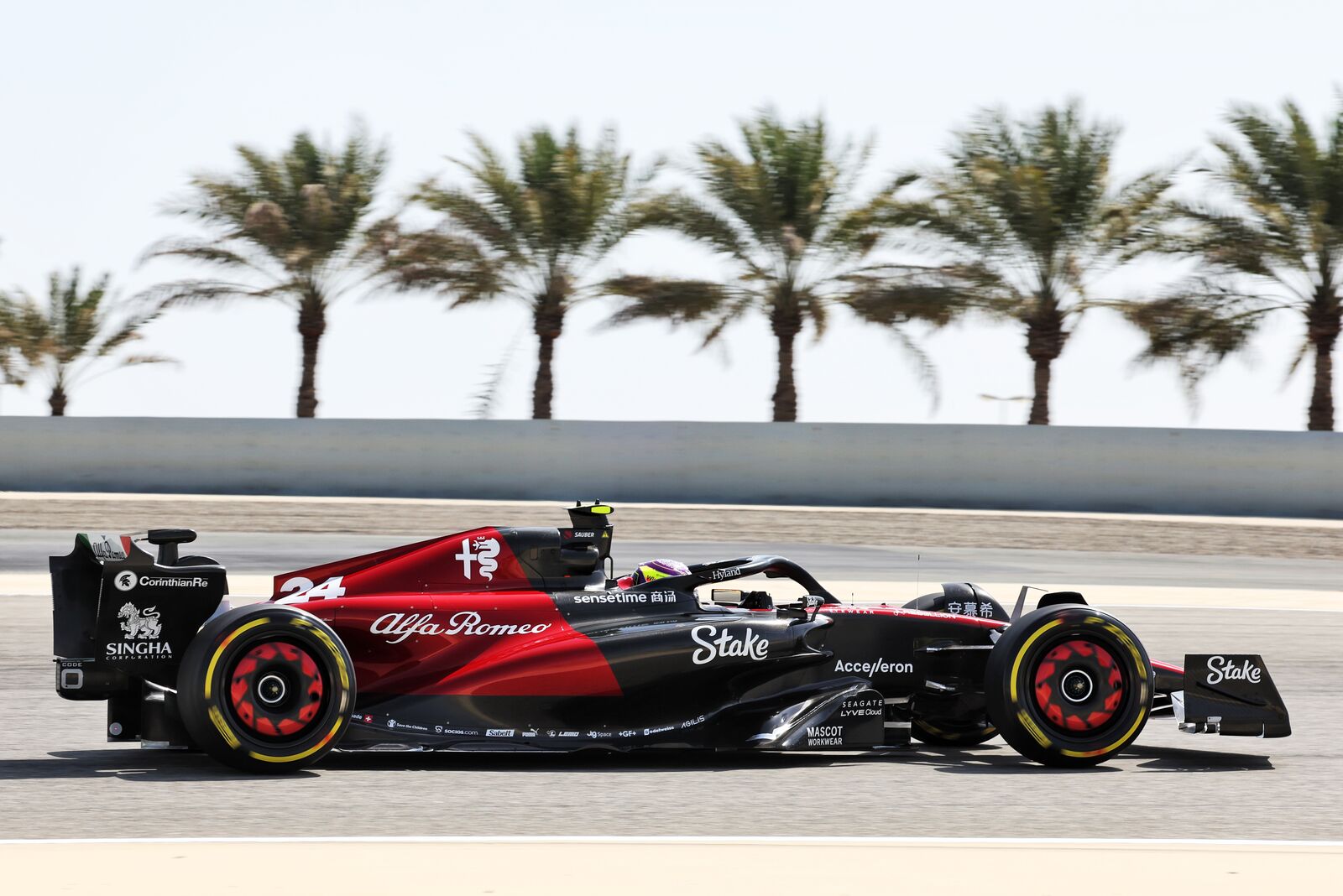 Zhou Guanyu Alfa Romeo F1 Bahrain testing