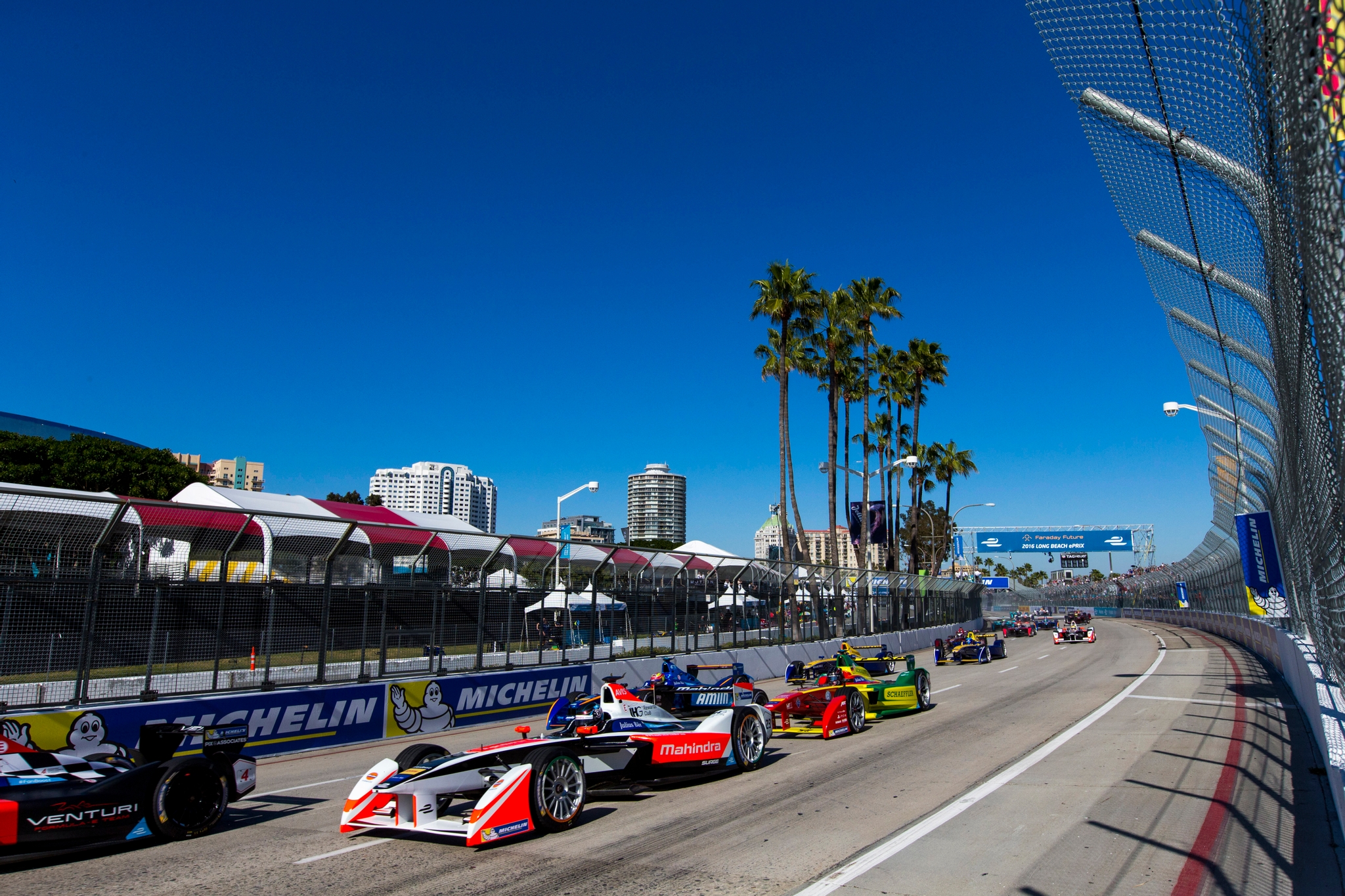 21 Formula E Cars On Track At The 2016 Fia Formula E Faraday Future Long Beach Eprix 3 2048x2048