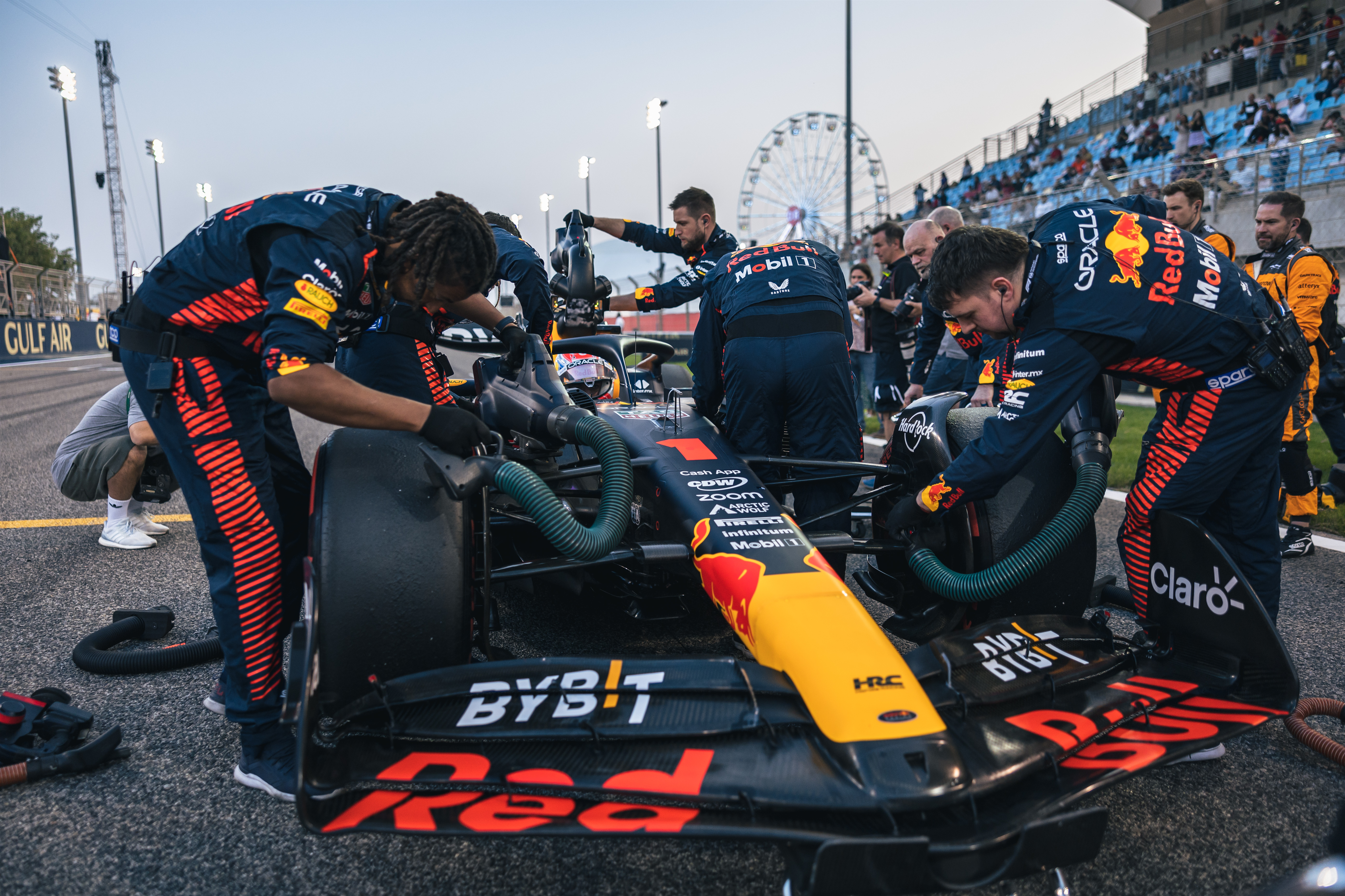 Motor Racing Formula One World Championship Bahrain Grand Prix Race Day Sakhir, Bahrain