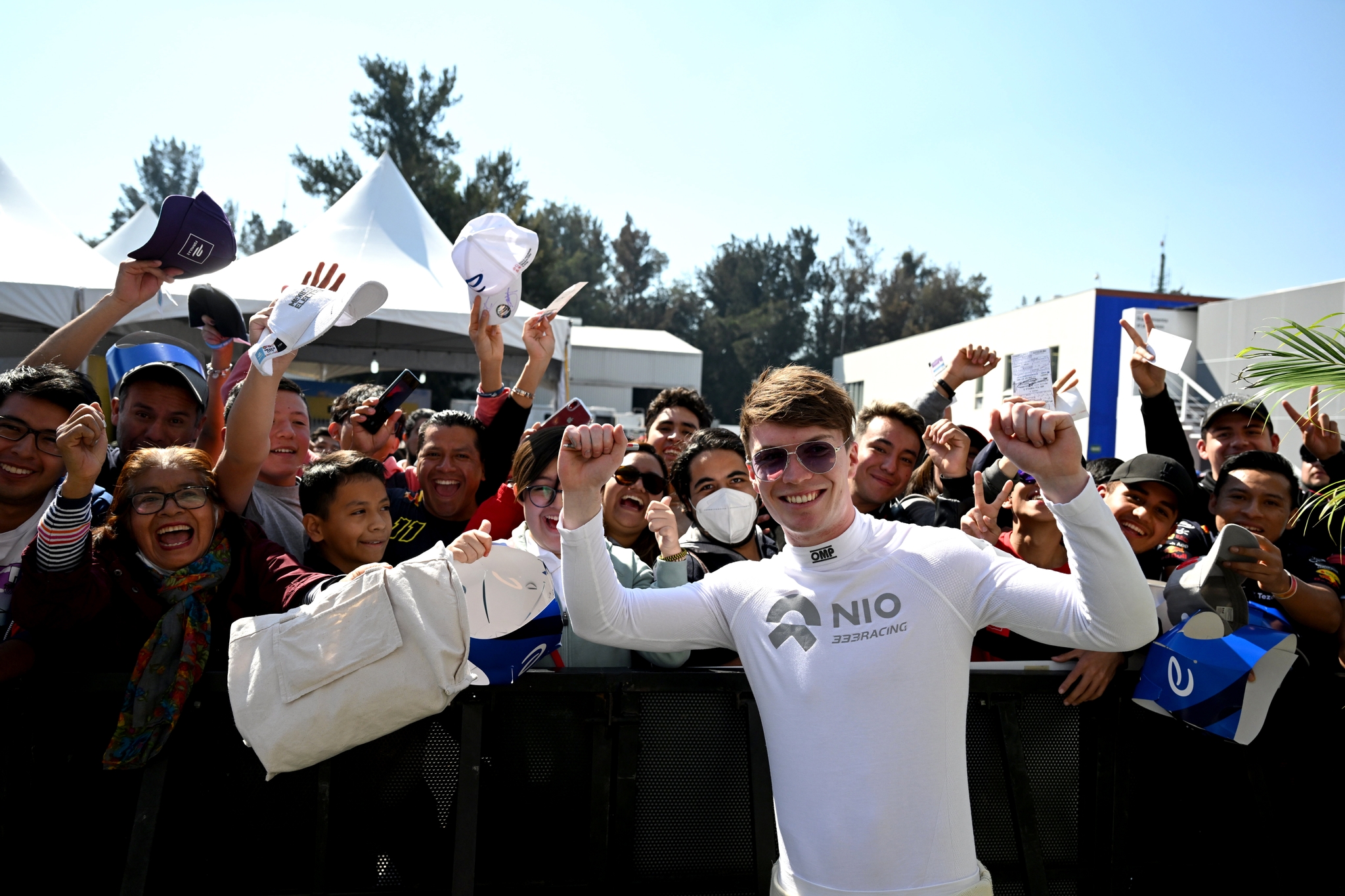 Dan Ticktum, Nio 333 Fe Team, Meets Some Fans