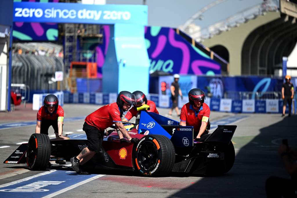 Rowland vacates Mahindra Formula E seat, debut for Merhi