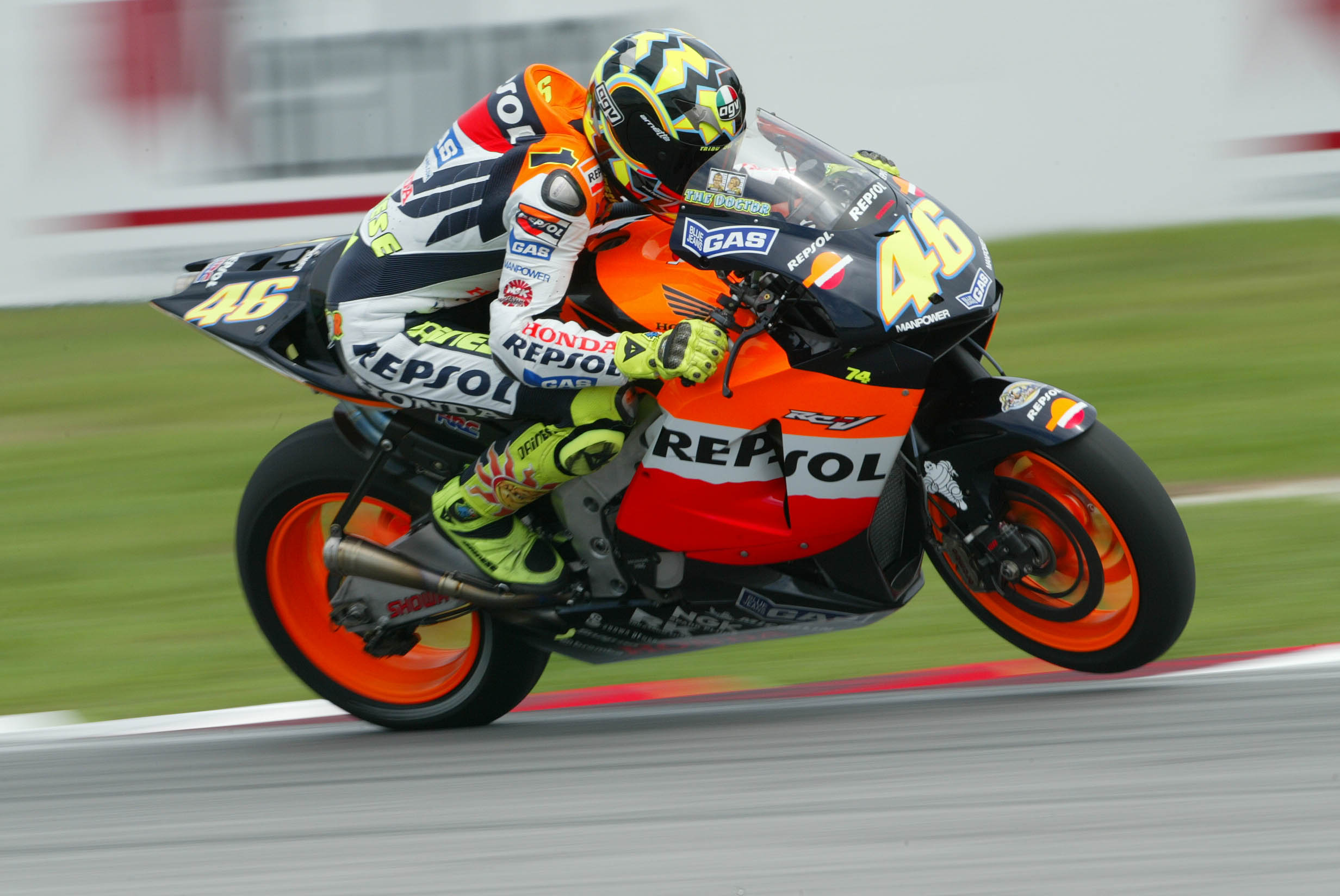 Rossi's Crossed Up Wheelie, Malaysian Motogp, 2003