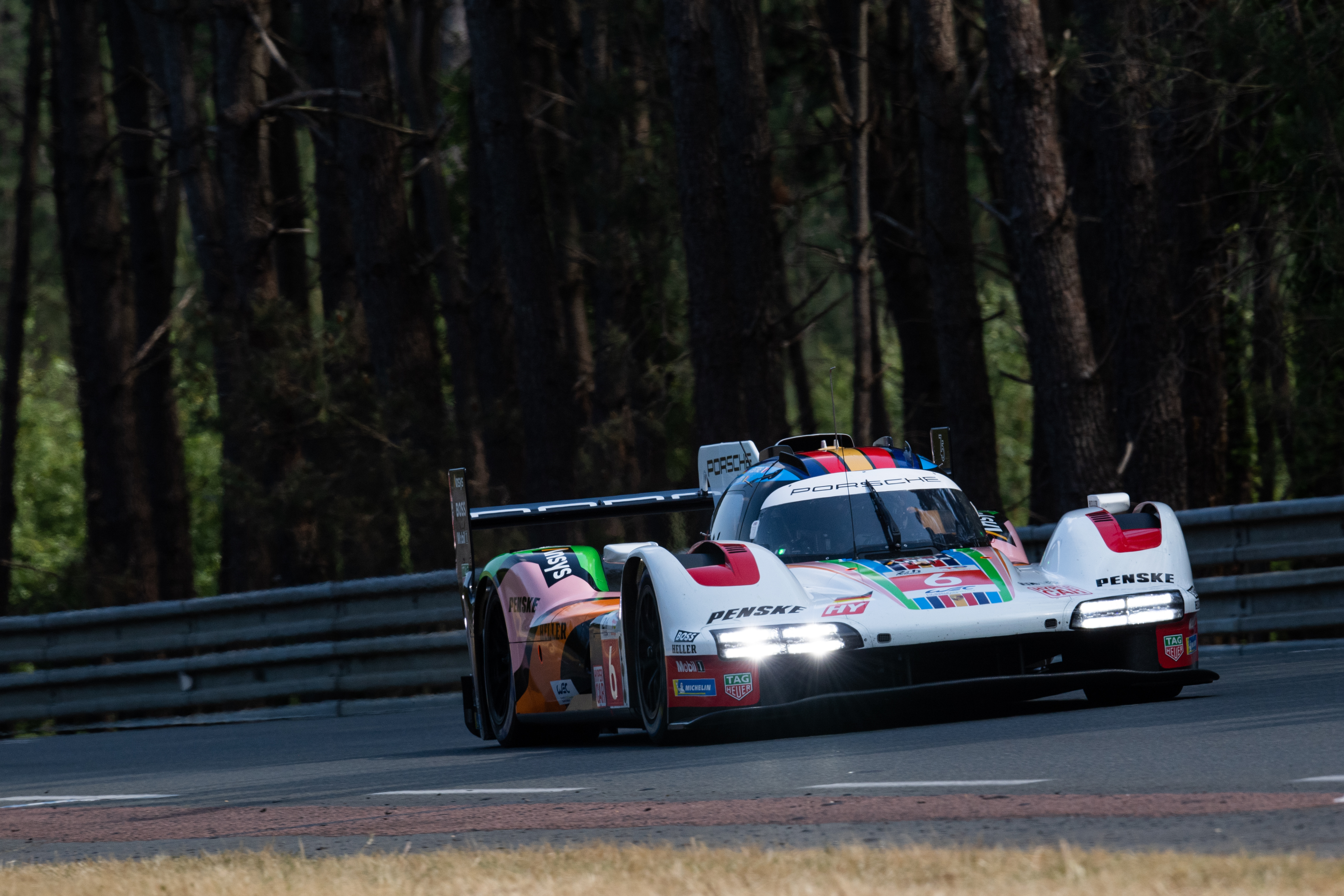 Motor Racing Fia World Endurance Championship Wec Le Mans 24 Hours Practice And Qualifying Le Mans, France