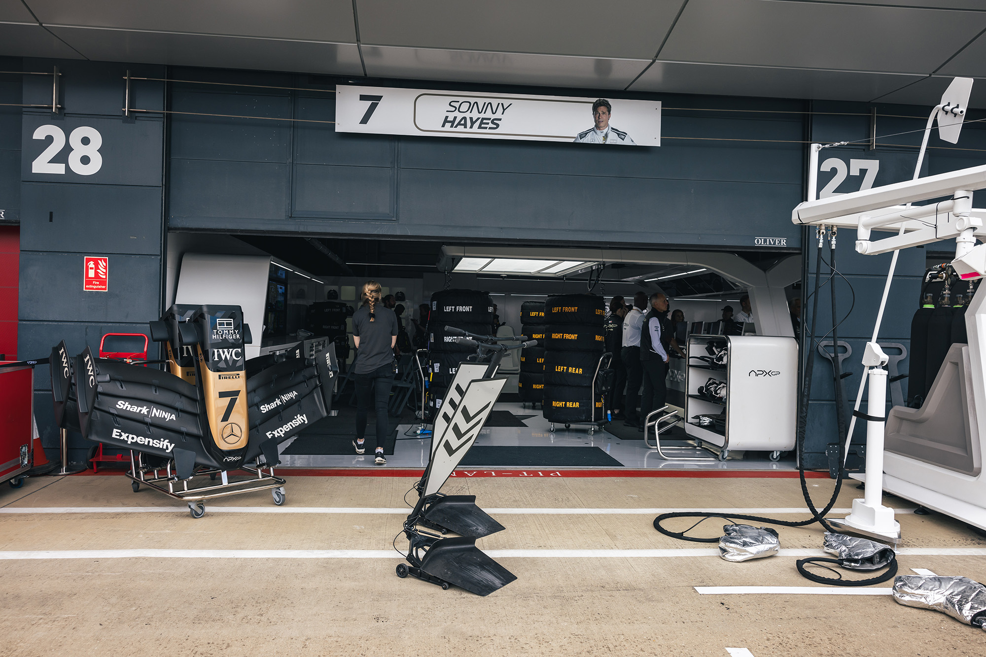 F1 APXGP garage