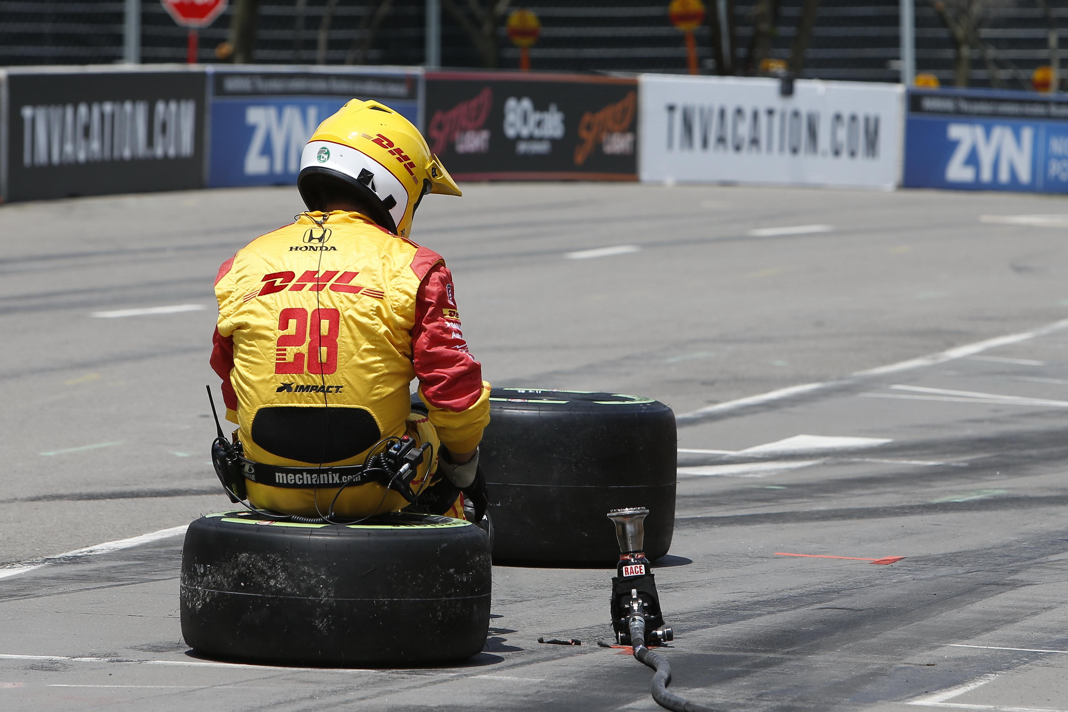 Andretti crew member IndyCar