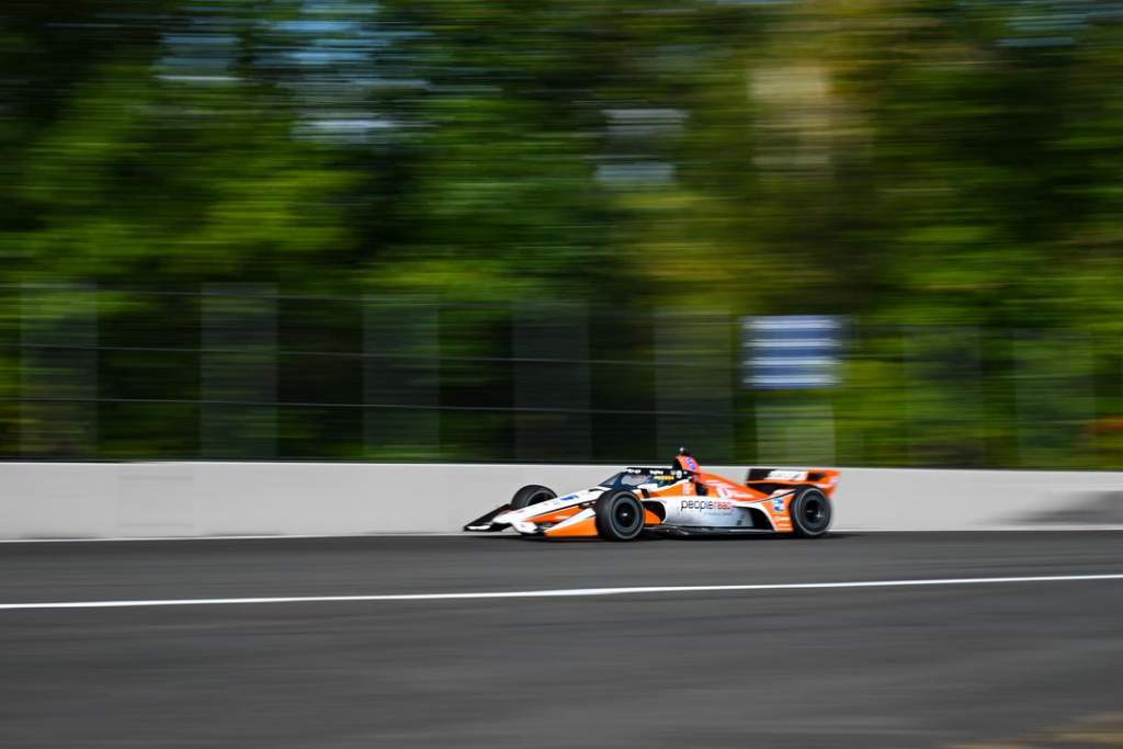 Rahal beats McLaughlin to IndyCar pole at Portland