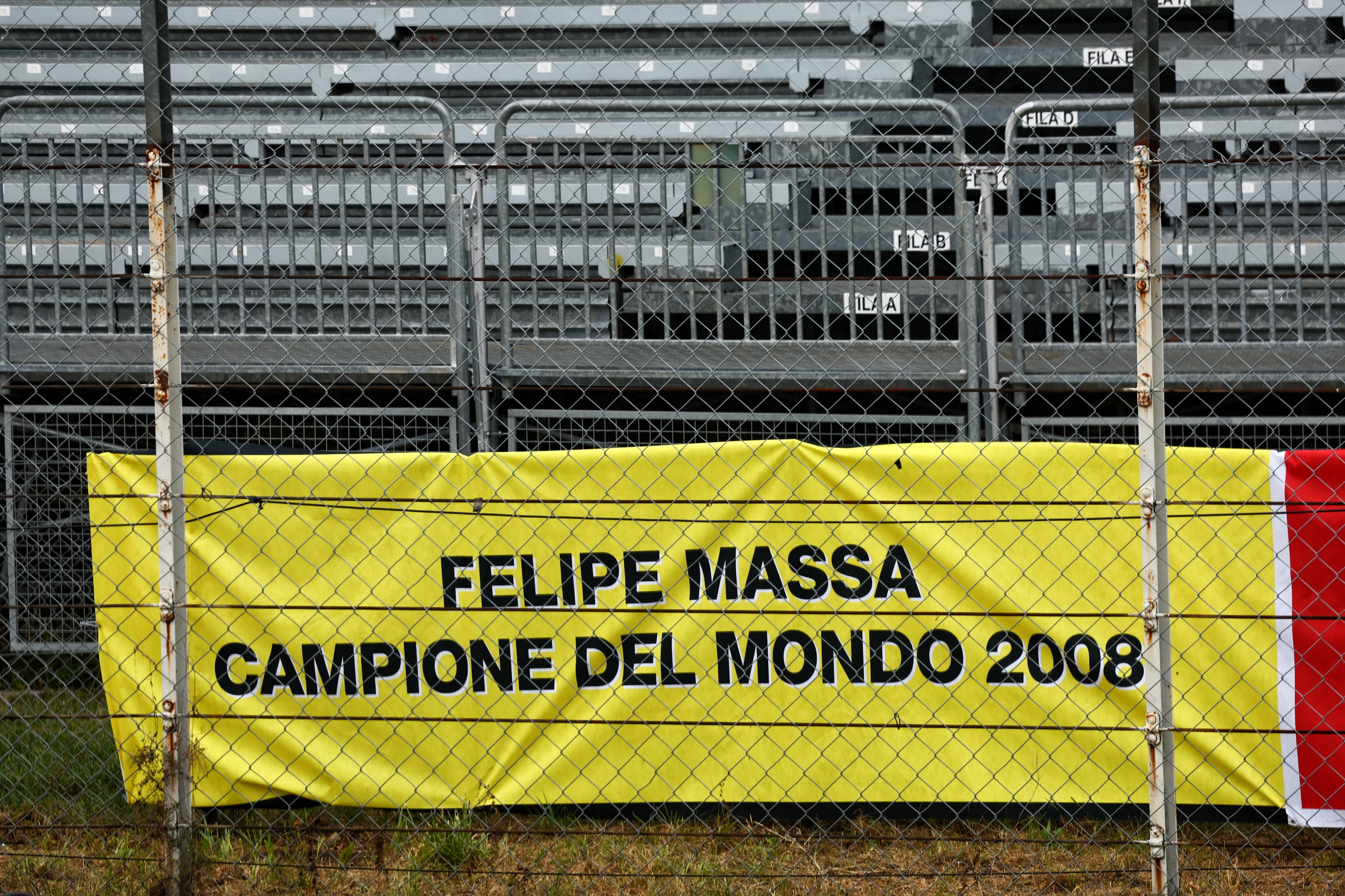 F1 Felipe Massa support banner