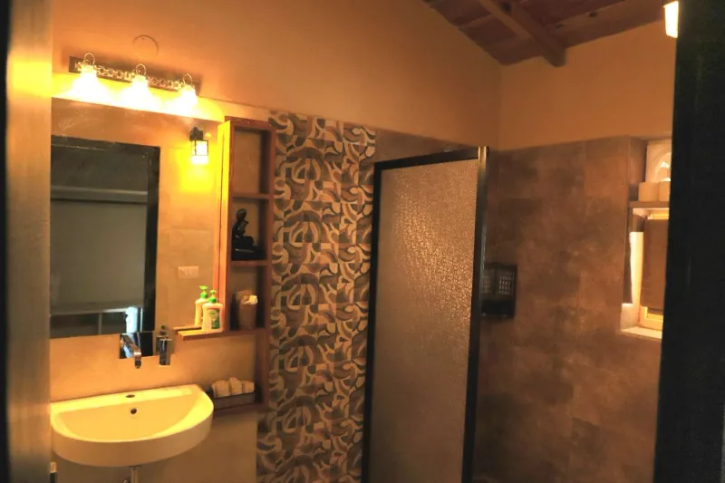 Luxe 4BHK Himalayan Range View - Madalsa Home